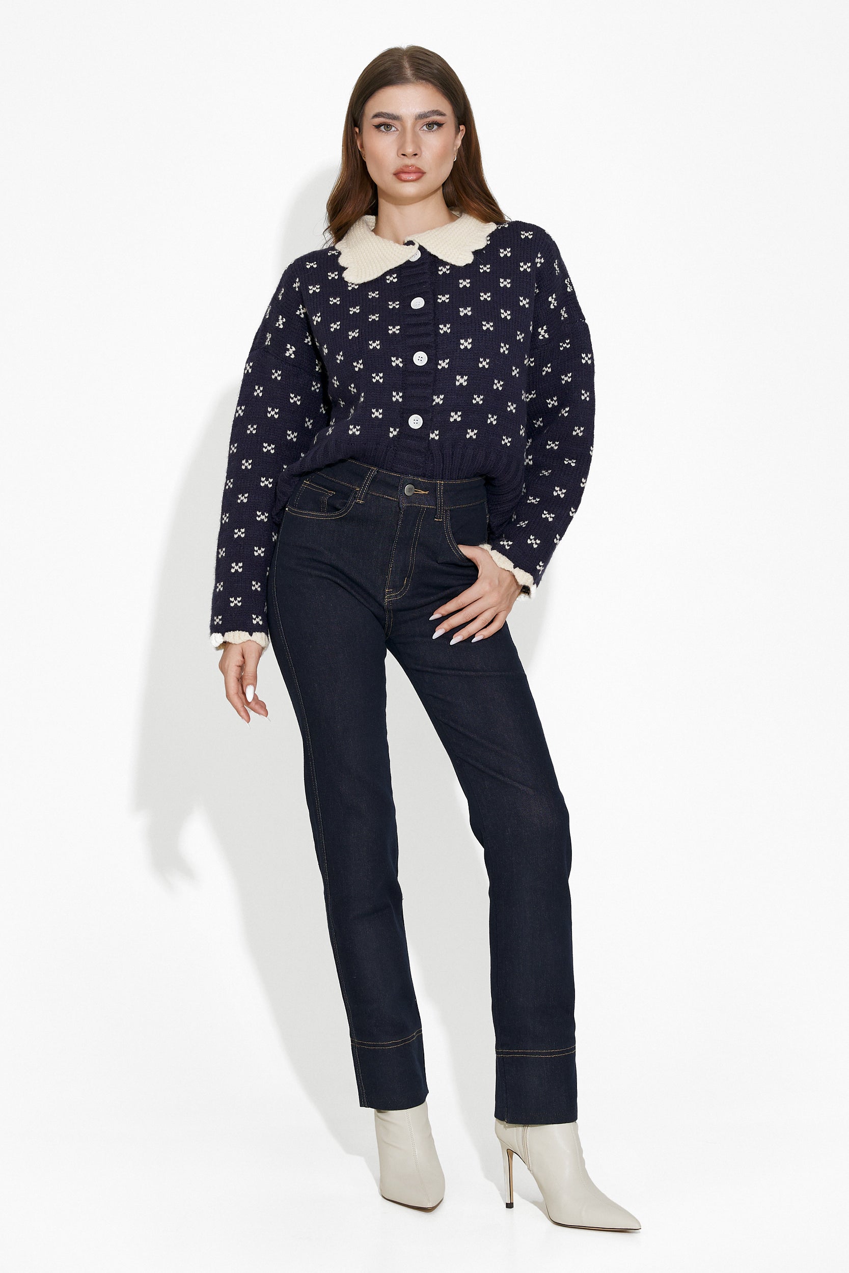 Casual navy blue jeans for women by Eilen Bogas