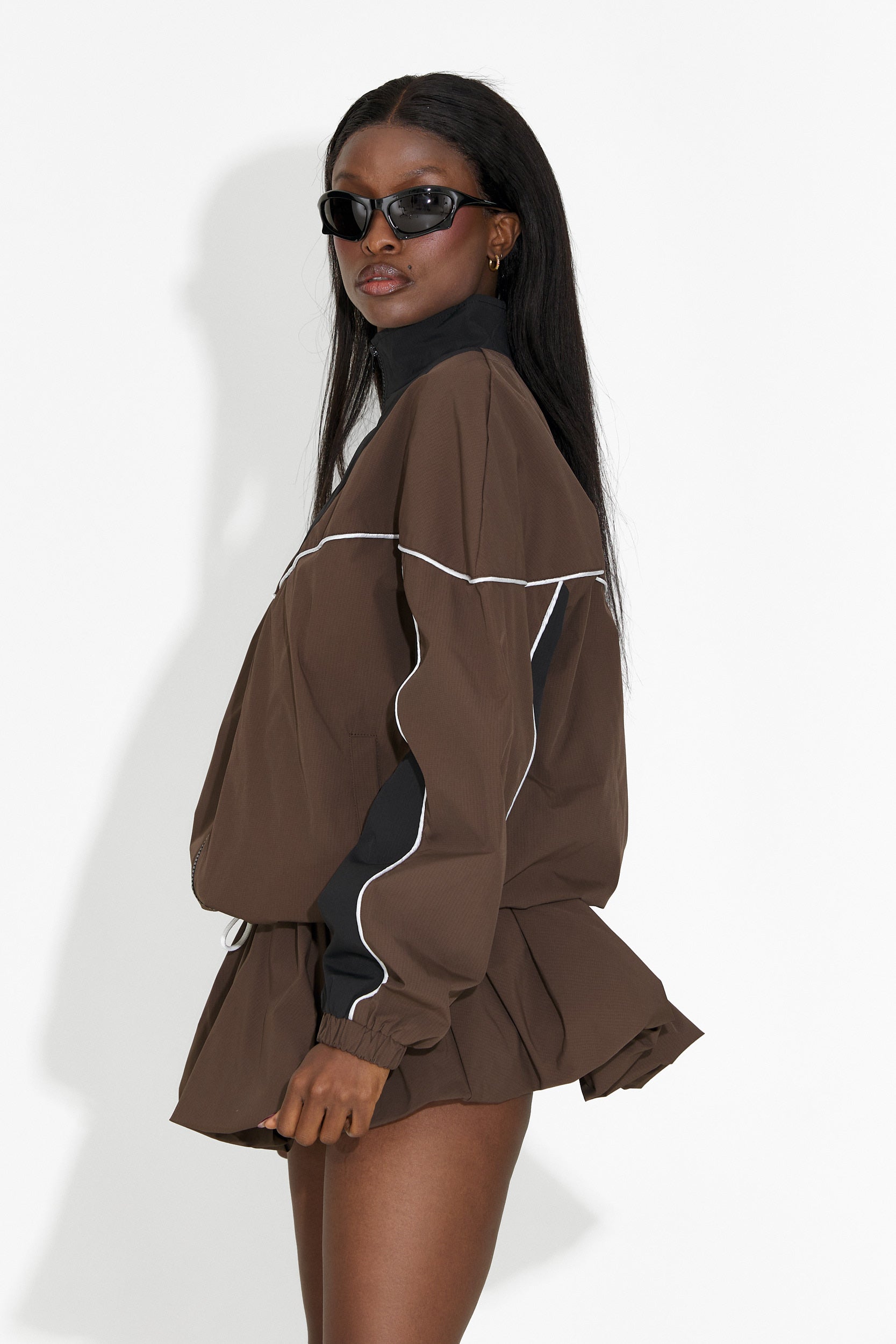 Compleu cu fusta pantaloni maro Selmira Bogas