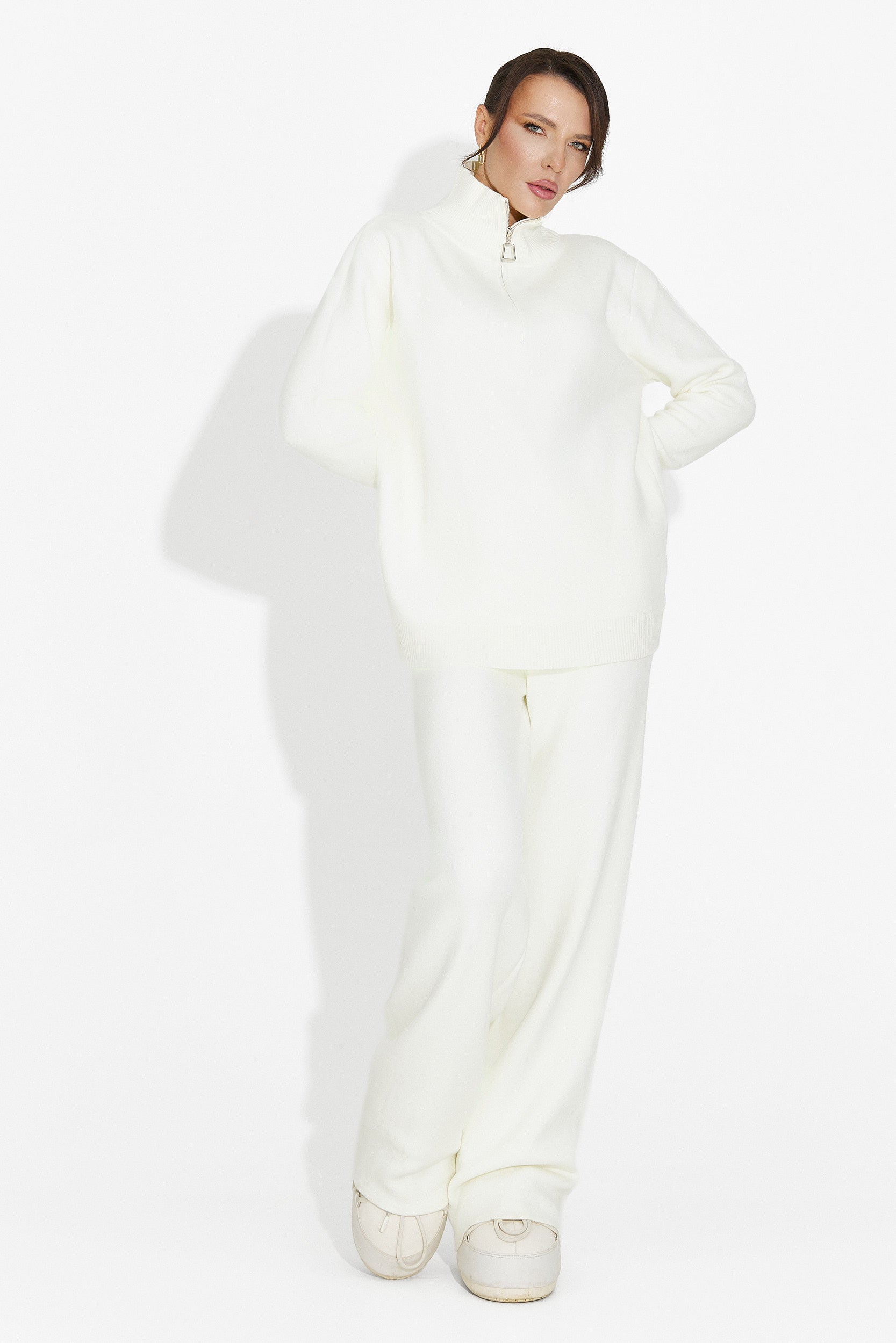 Compleu cu pantaloni crem Lebrisa Bogas