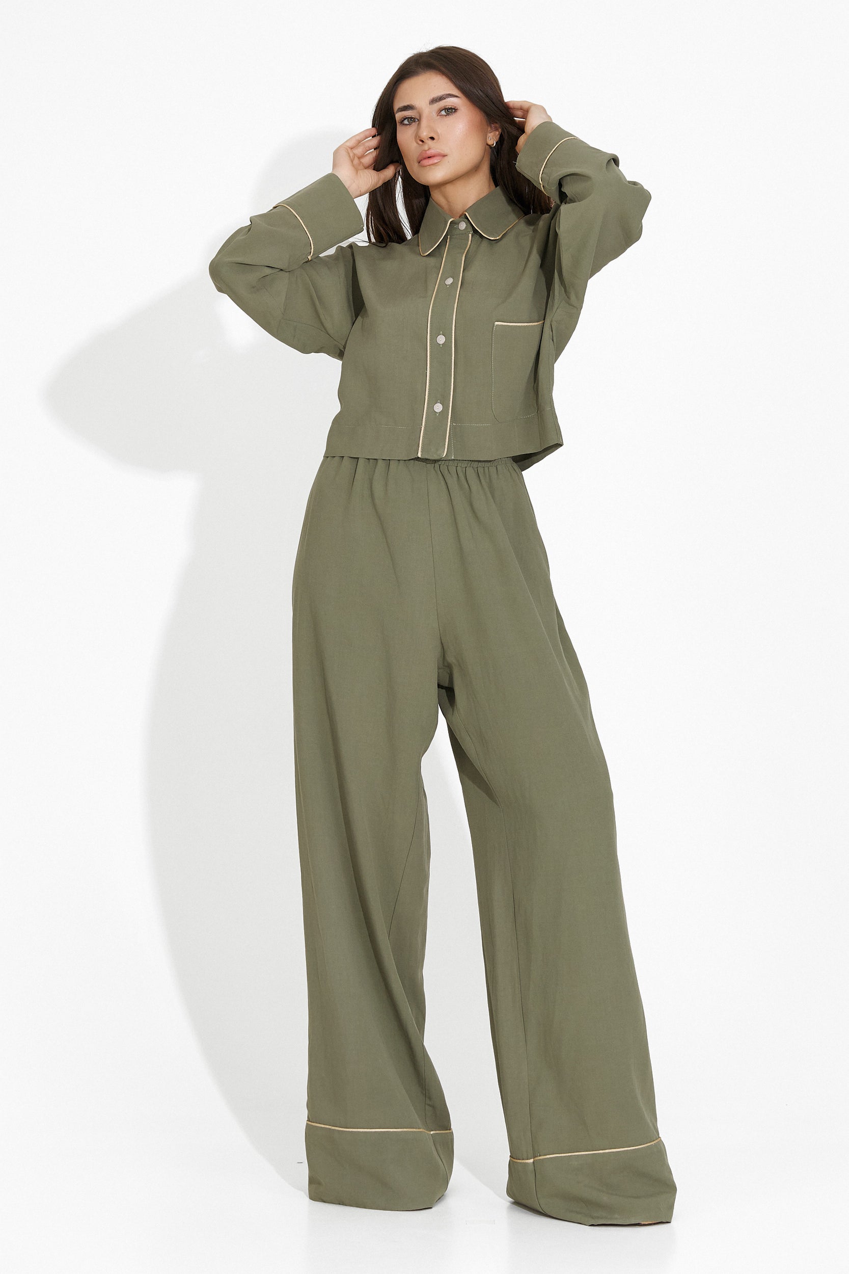 Compleu cu pantaloni kaki Arilova Bogas