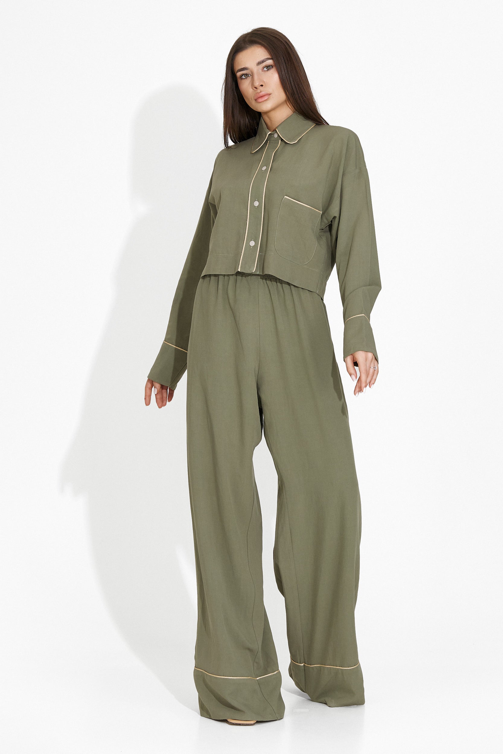 Compleu cu pantaloni kaki Arilova Bogas