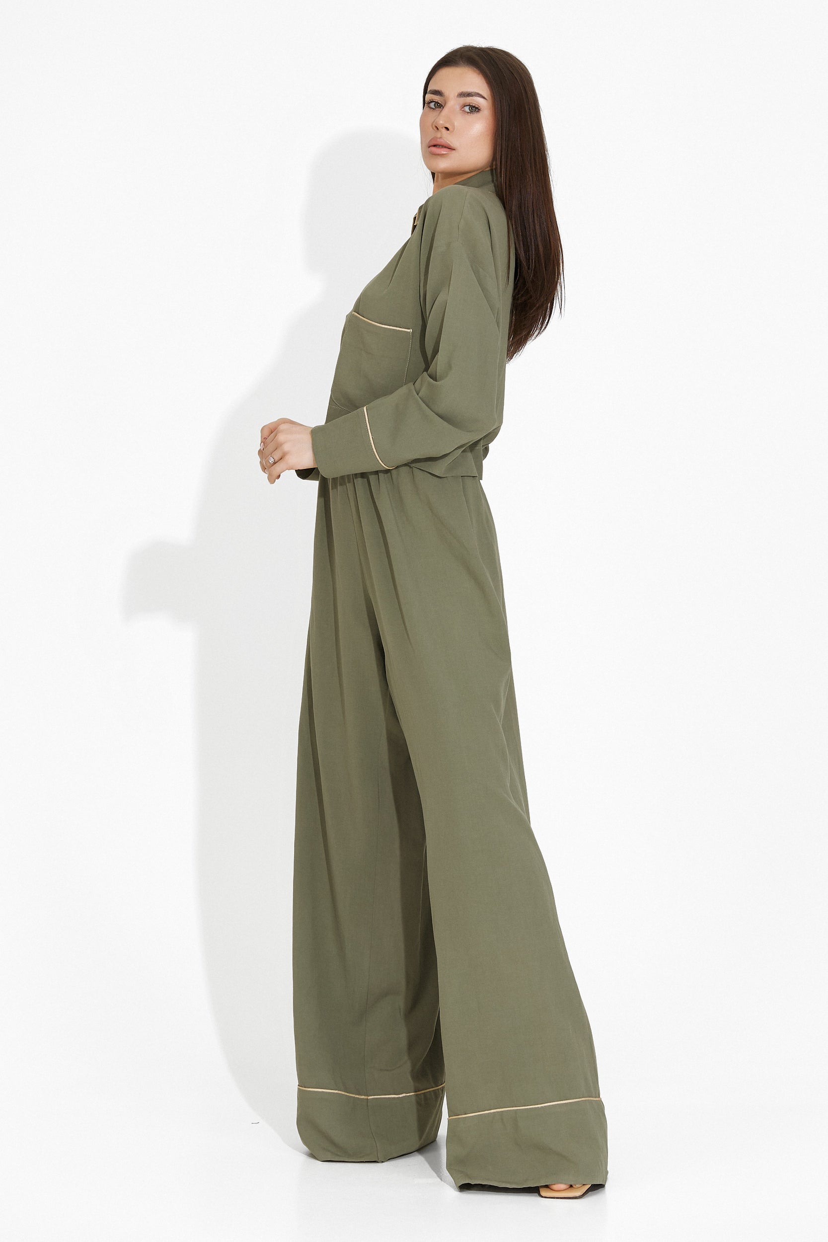Compleu cu pantaloni kaki Arilova Bogas