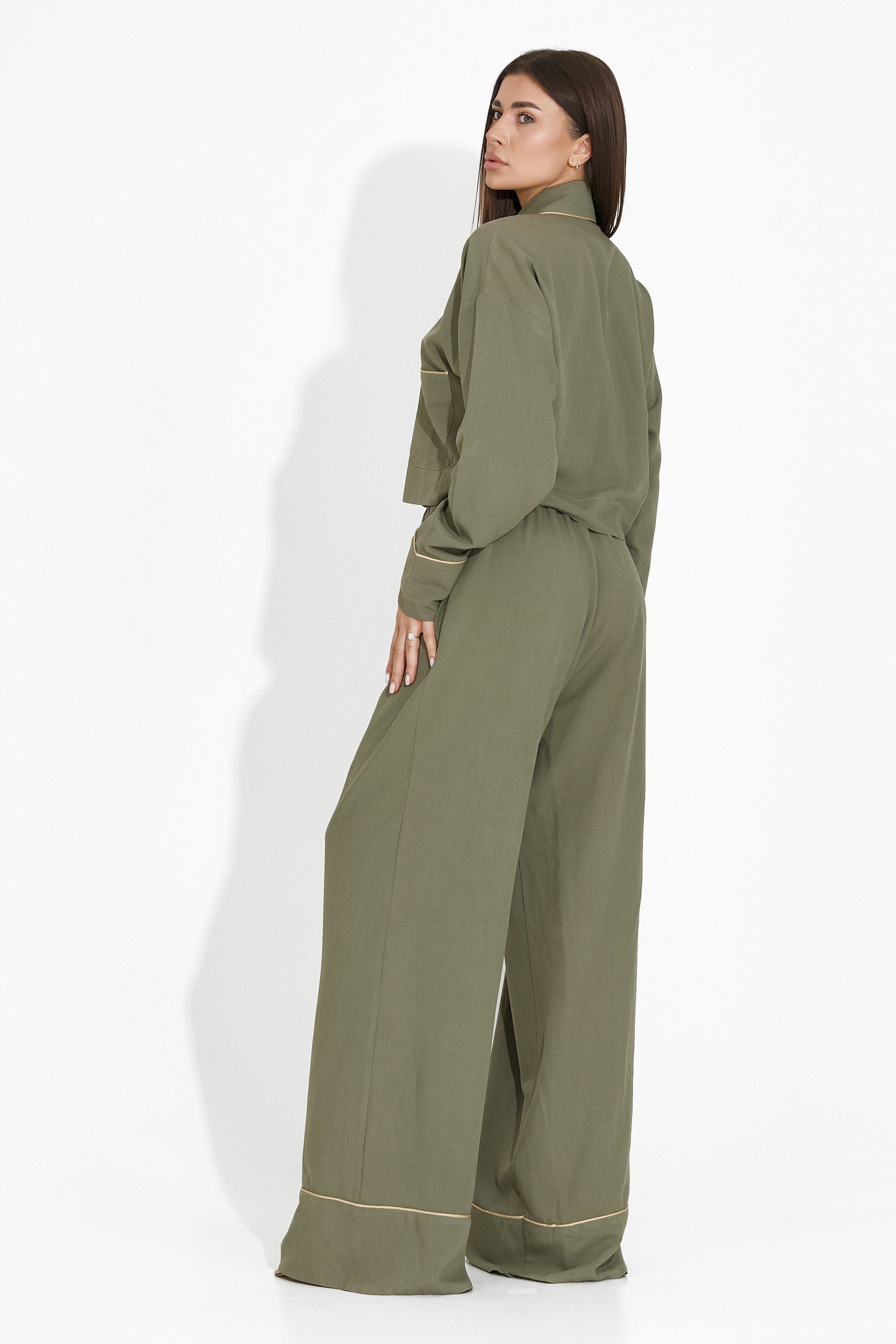 Compleu cu pantaloni kaki Arilova Bogas