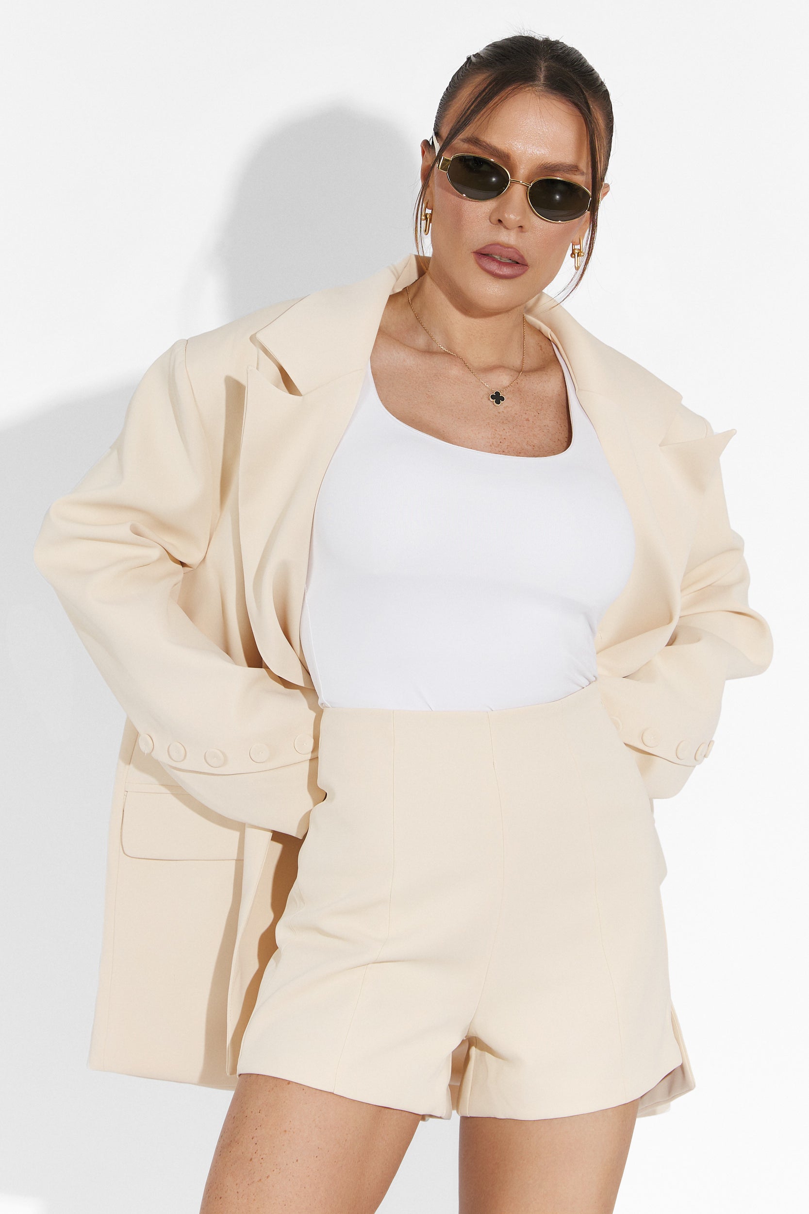 Smozy Bogas Beige Shorts Set