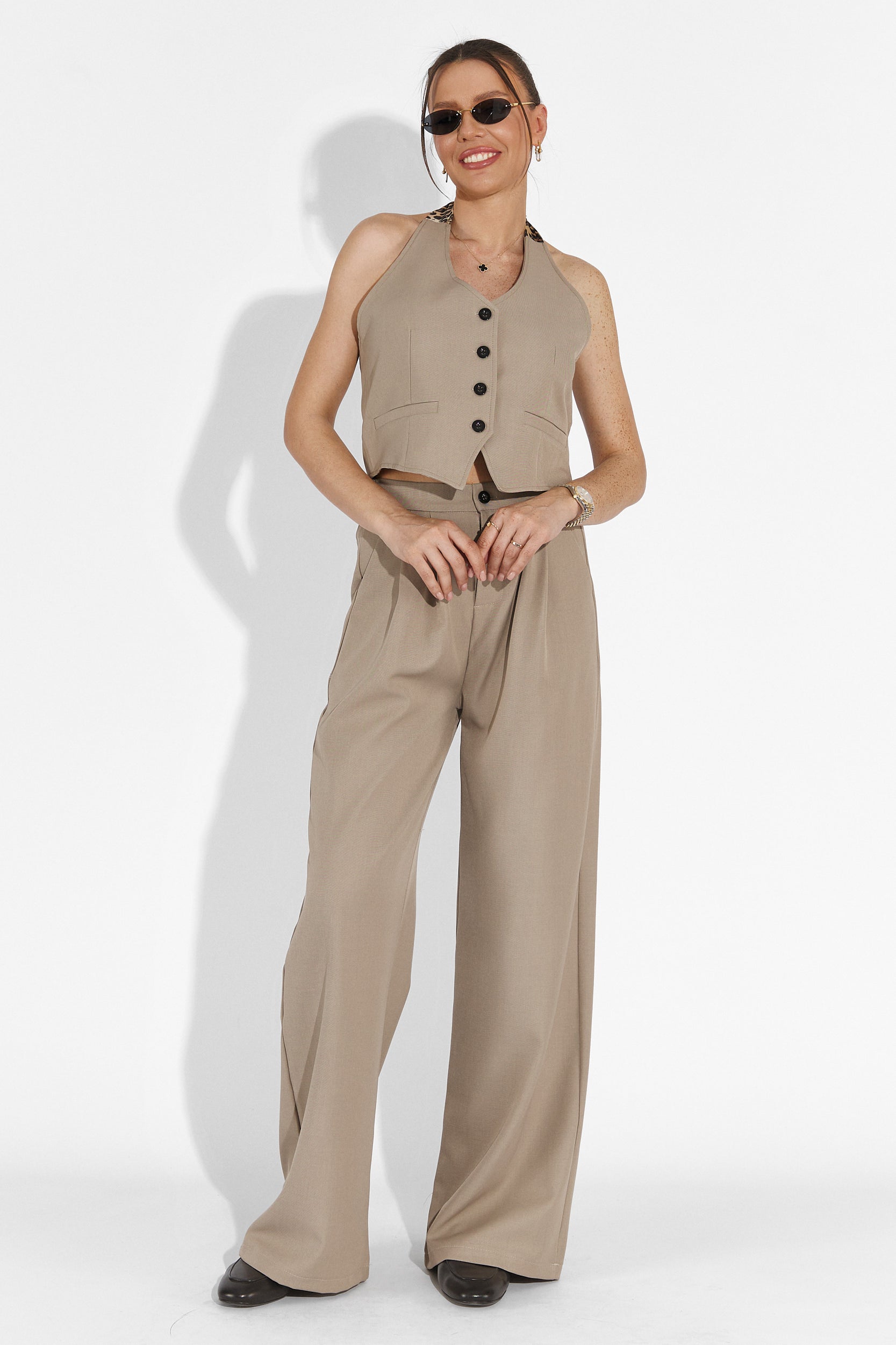Compleu cu pantaloni + vesta bej Sakira Bogas