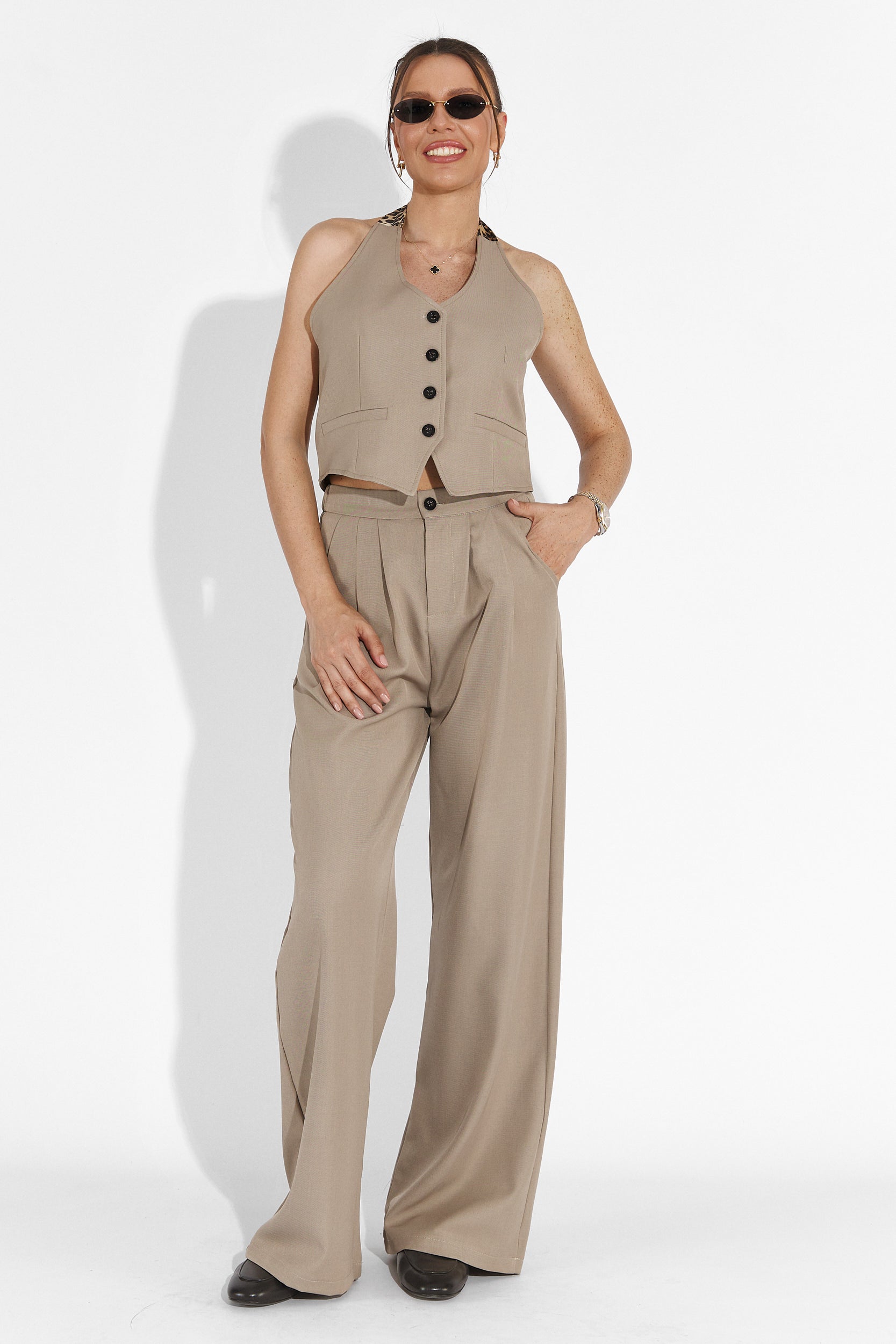 Compleu cu pantaloni + vesta bej Sakira Bogas