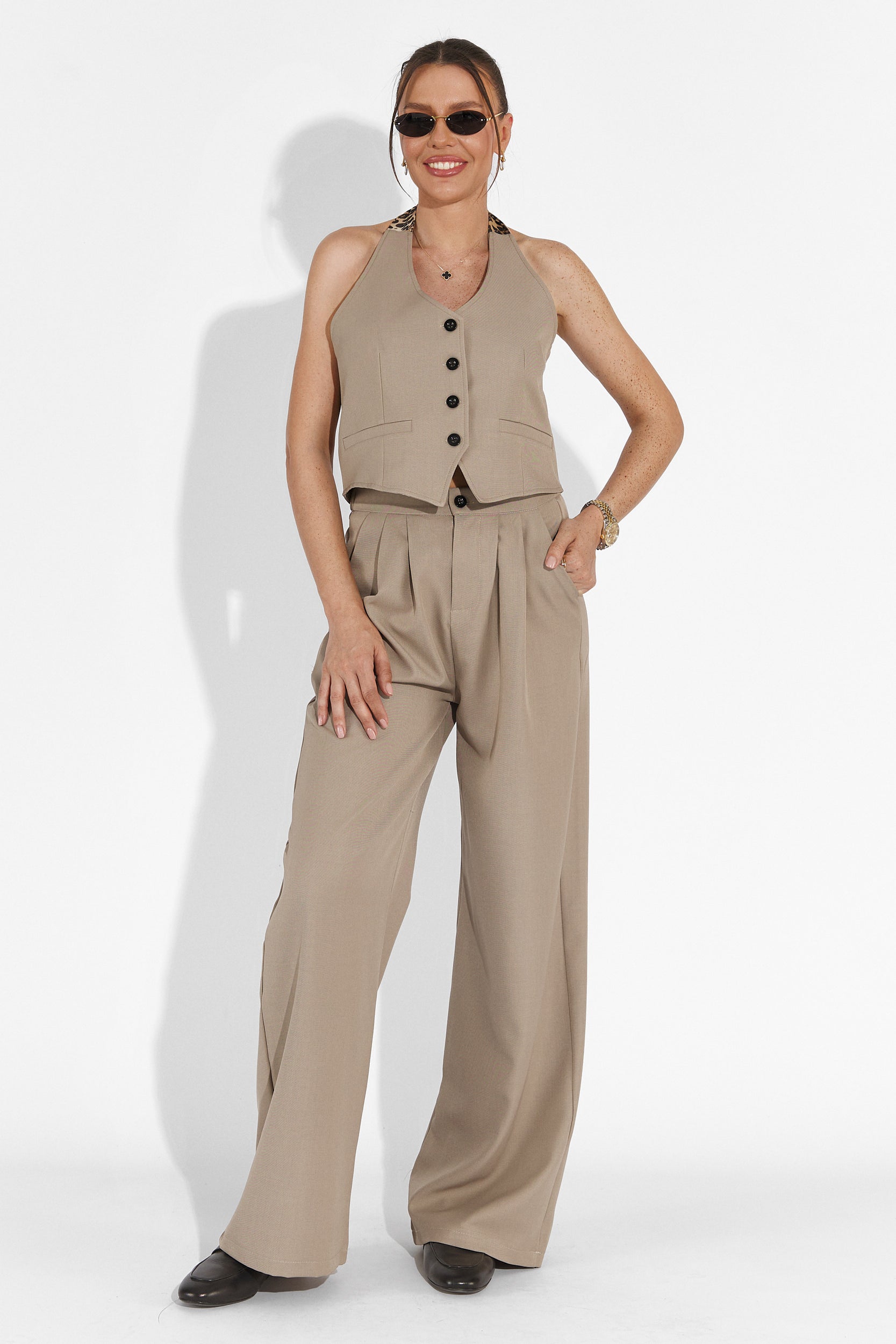Compleu cu pantaloni + vesta bej Sakira Bogas