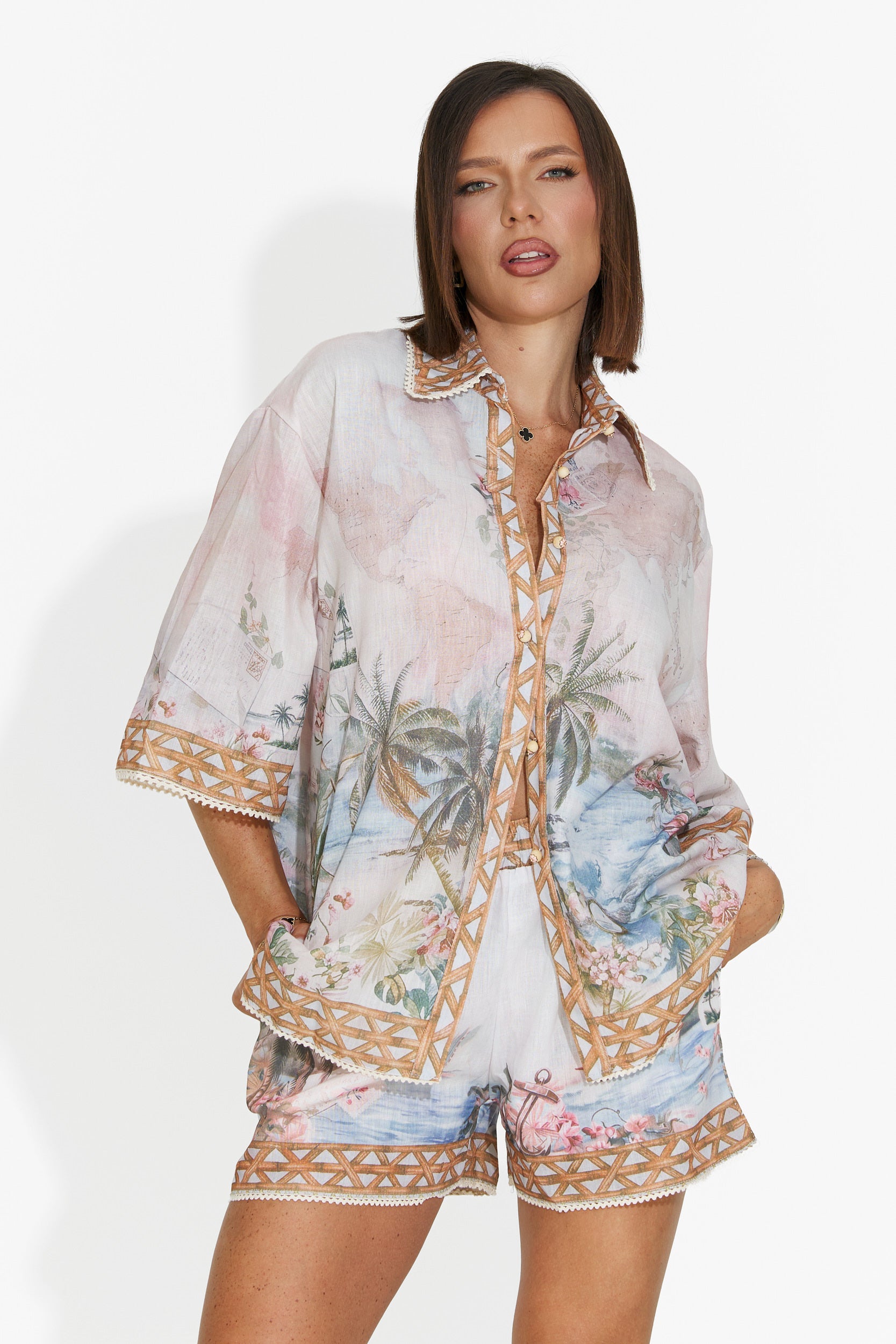 Compleu dama camasa + pantaloni scurti bej Jimona Bogas