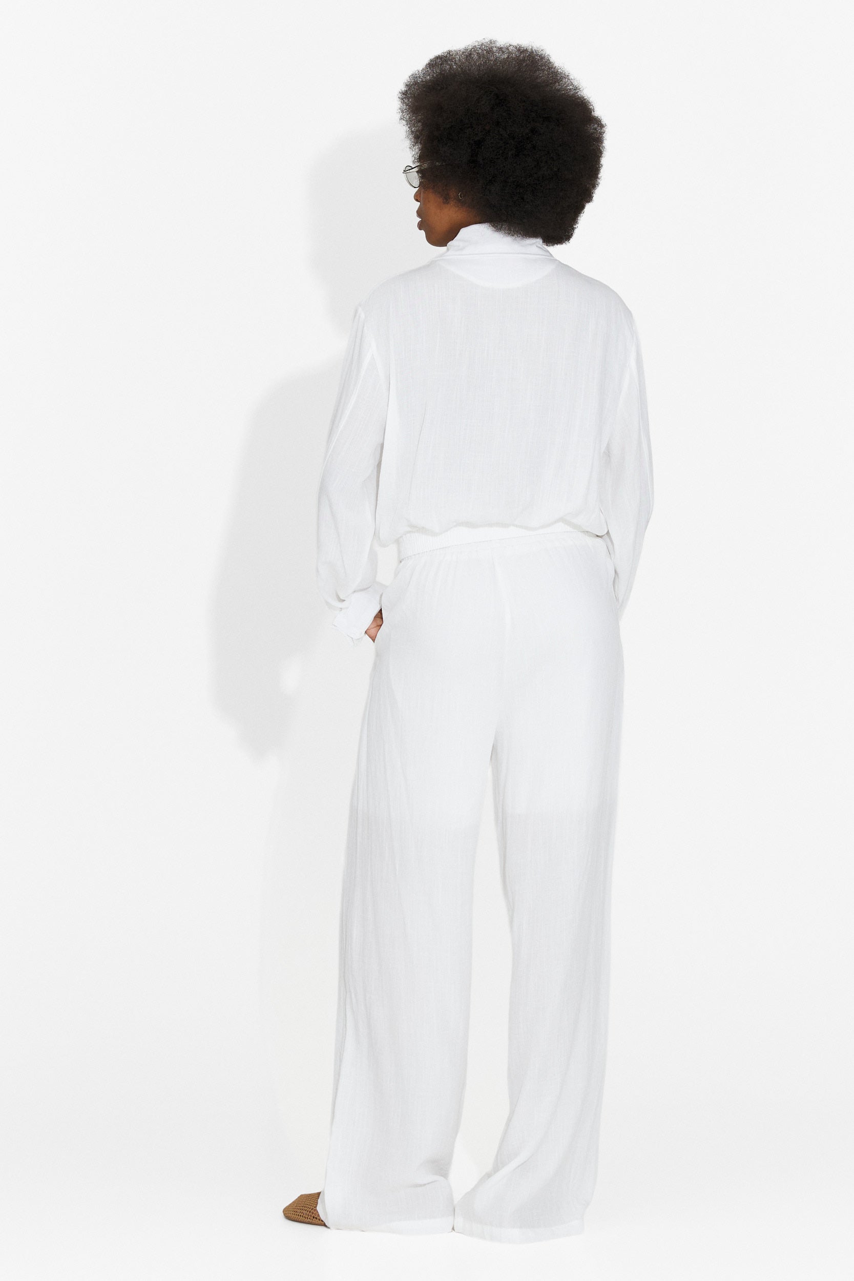 Compleu dama cu pantaloni alb Tulip Bogas
