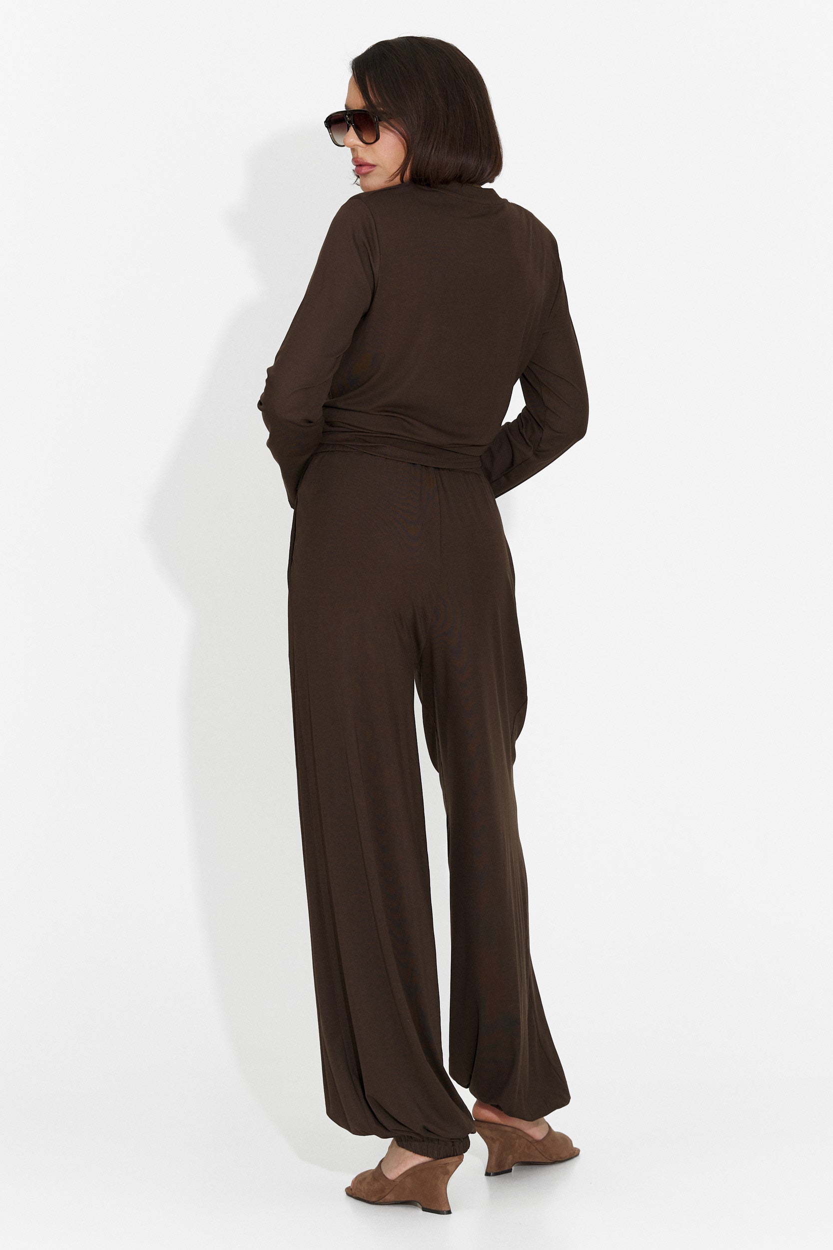 Compleu dama cu pantaloni maro Namay Bogas