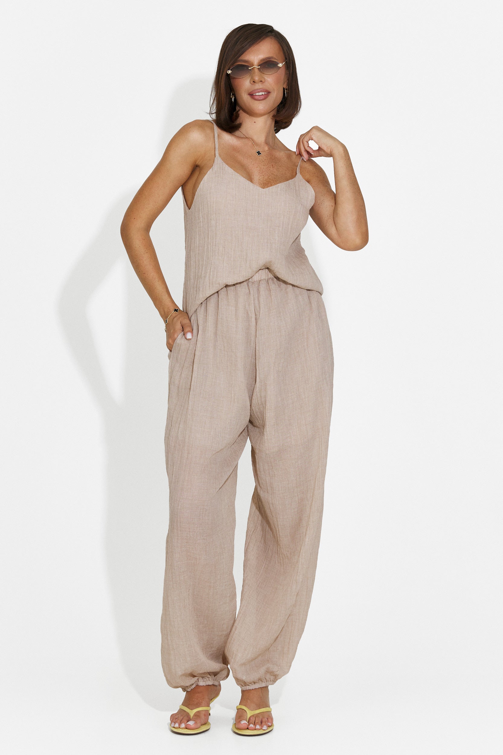 Compleu dama pantaloni + maiou + camasa maro Dariele Bogas