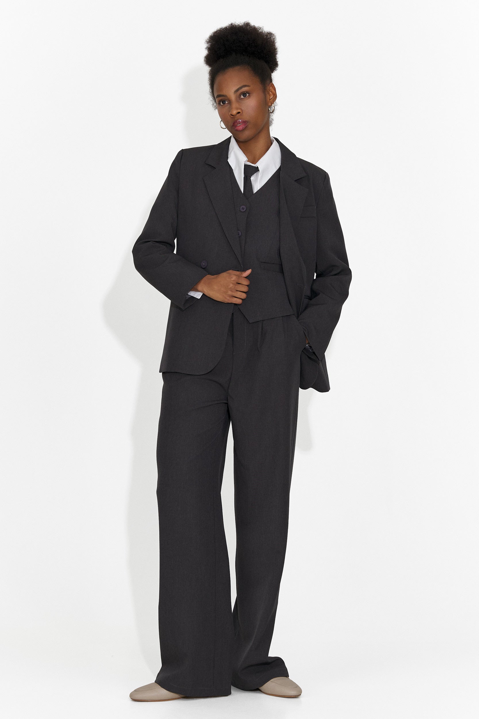 Costum 4 piese pantaloni + vesta + sacou + cravata gri Meldora