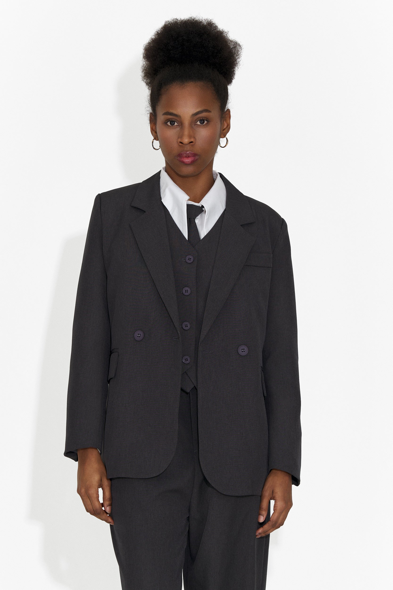 Costum 4 piese pantaloni + vesta + sacou + cravata gri Meldora