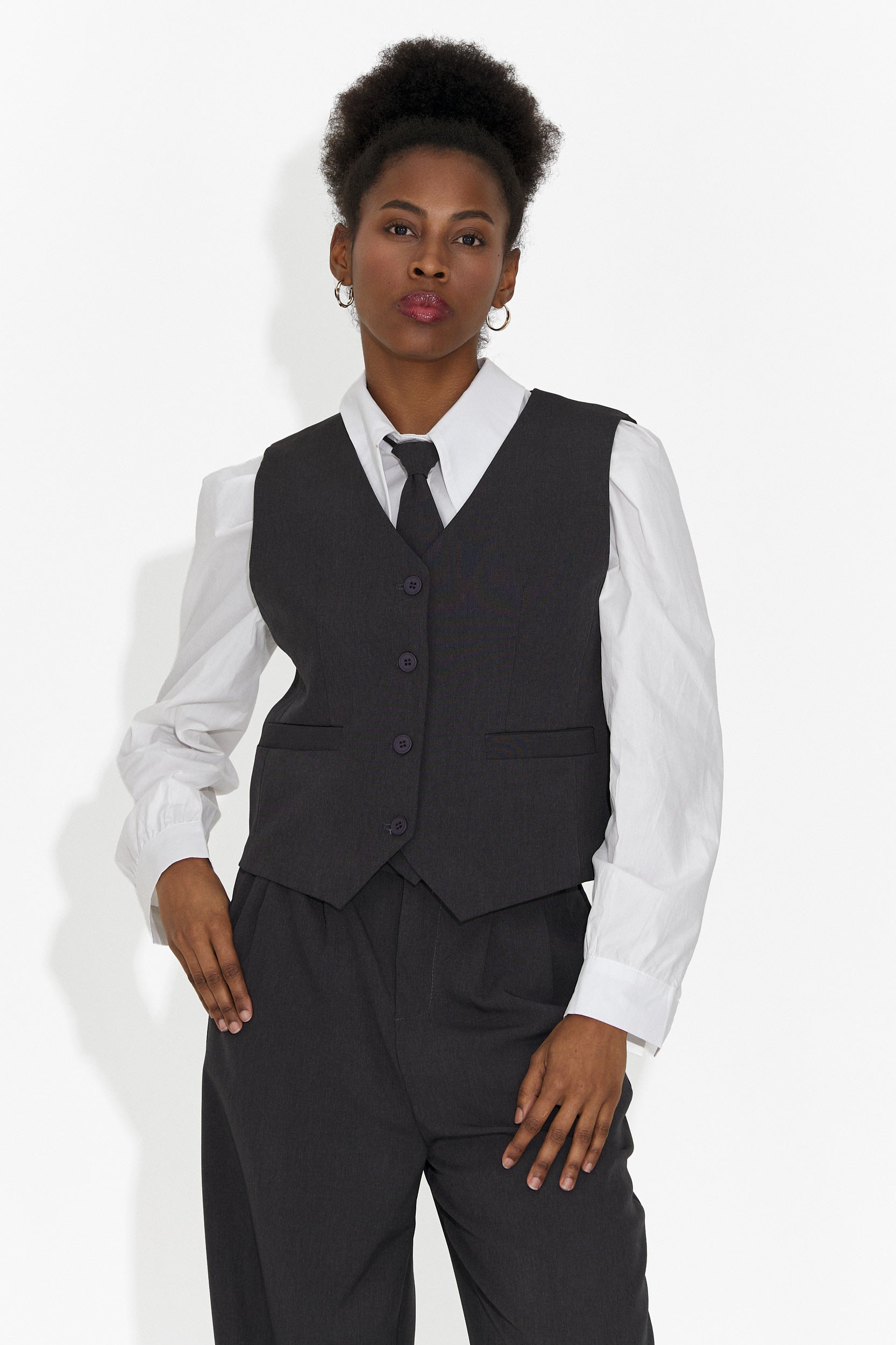 Costum 4 piese pantaloni + vesta + sacou + cravata gri Meldora