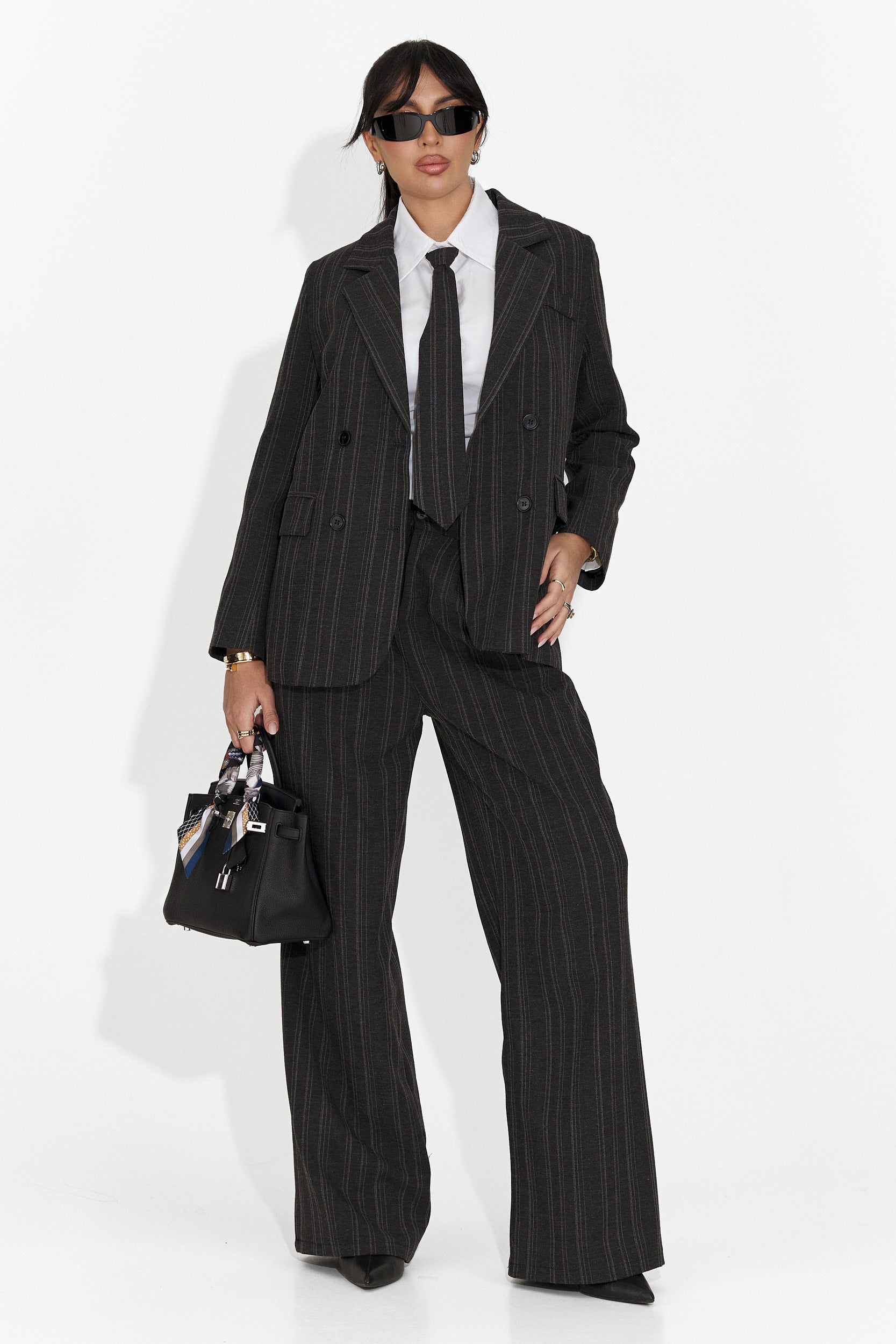 Costum dama 3 piese sacou + pantaloni + cravata negru Anhelica Bogas