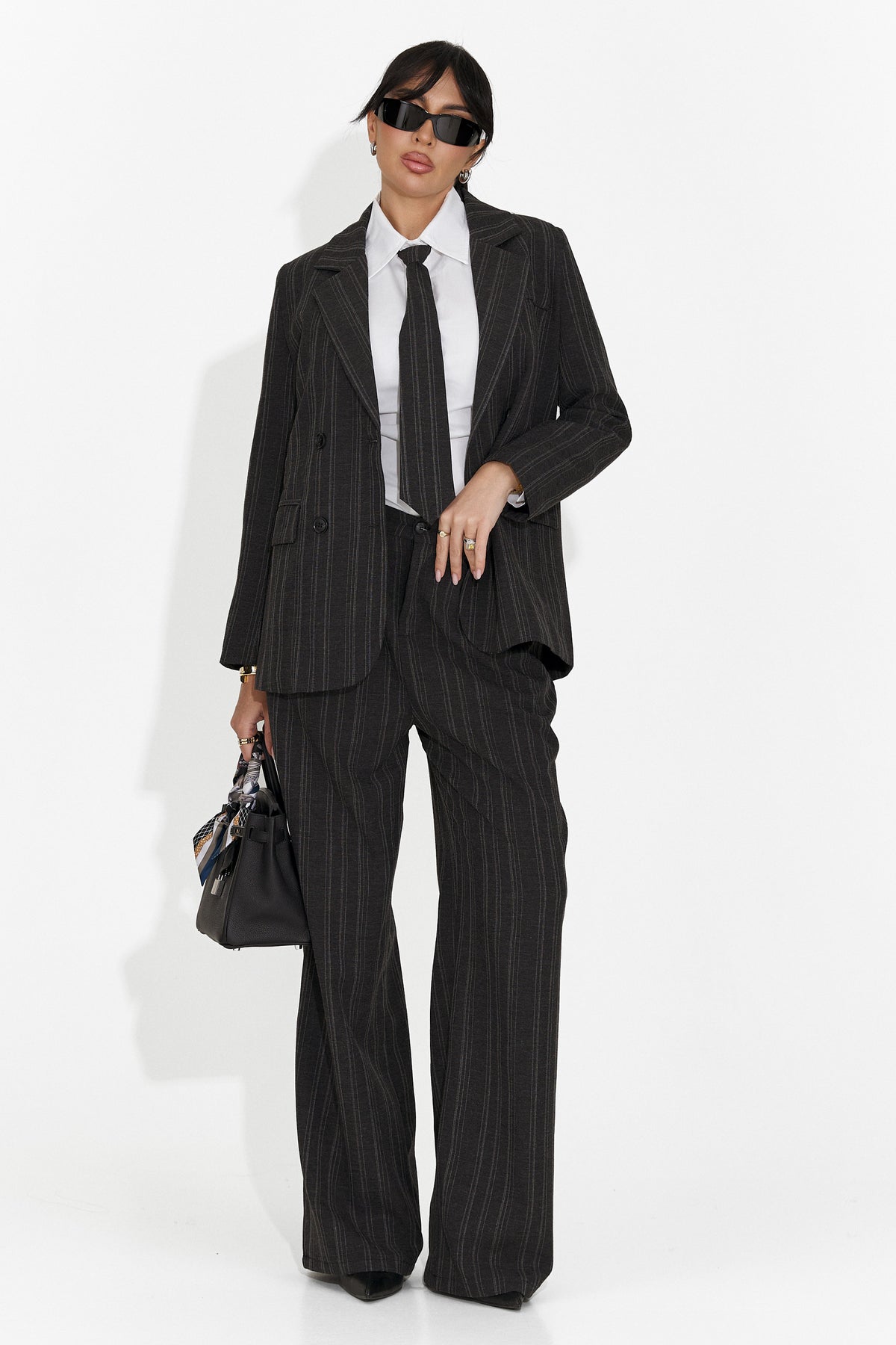 Costum dama 3 piese sacou + pantaloni + cravata negru Anhelica, imaginea 1 din 7