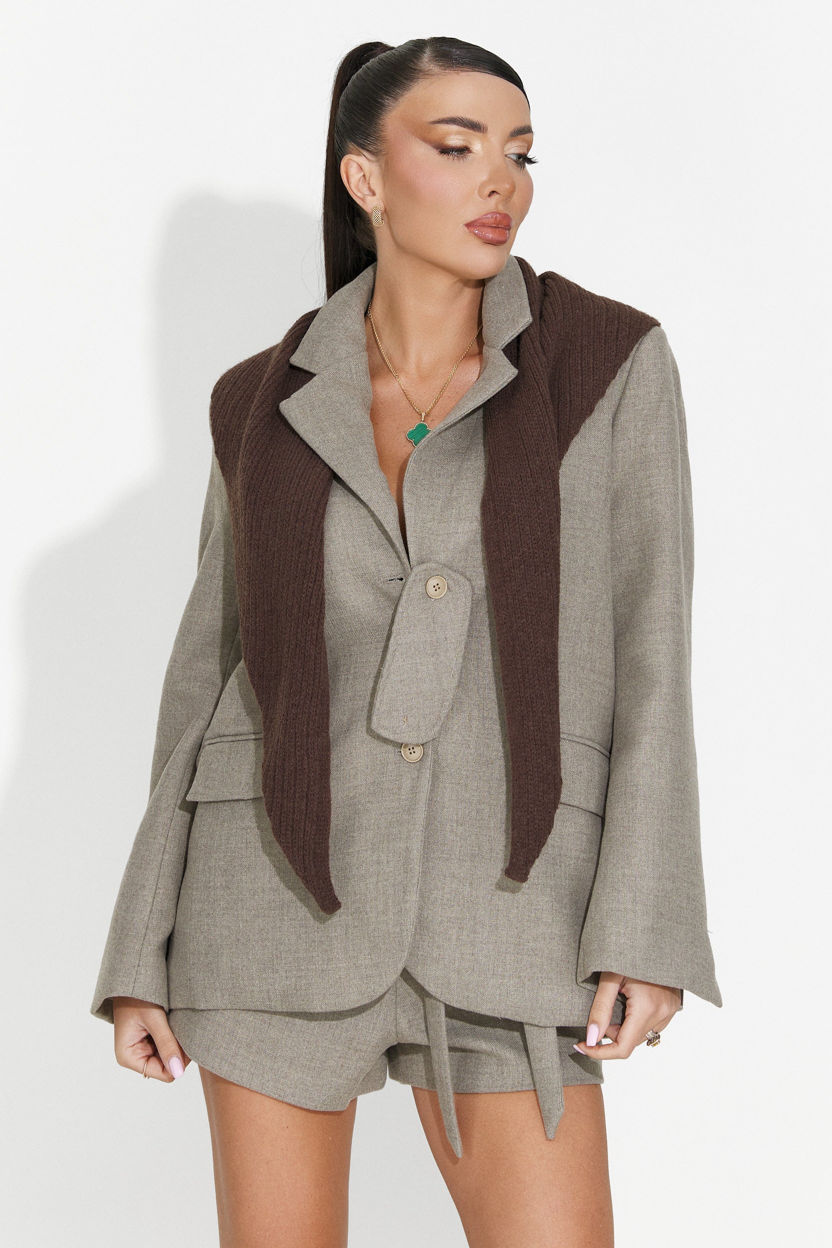 Women's suit blazer + beige shorts Jyna Bogas