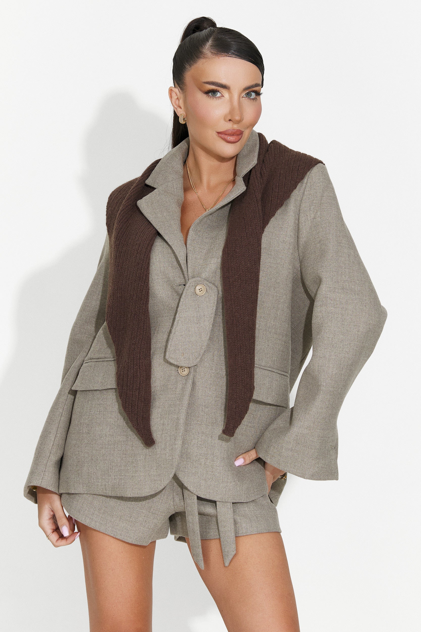 Costum dama sacou + pantaloni scurti bej Jyna Bogas