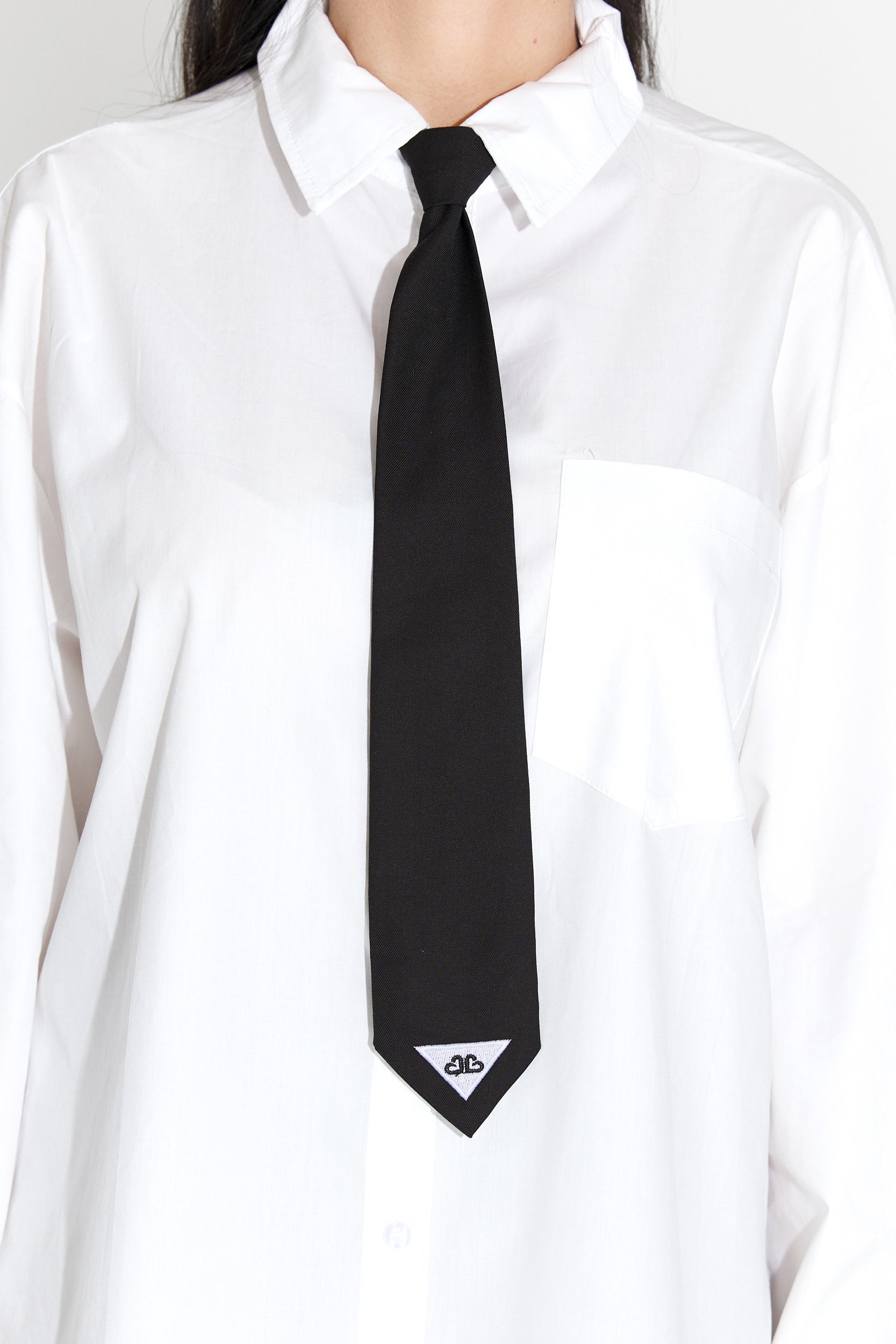 Women's black tie Daizi Bogas