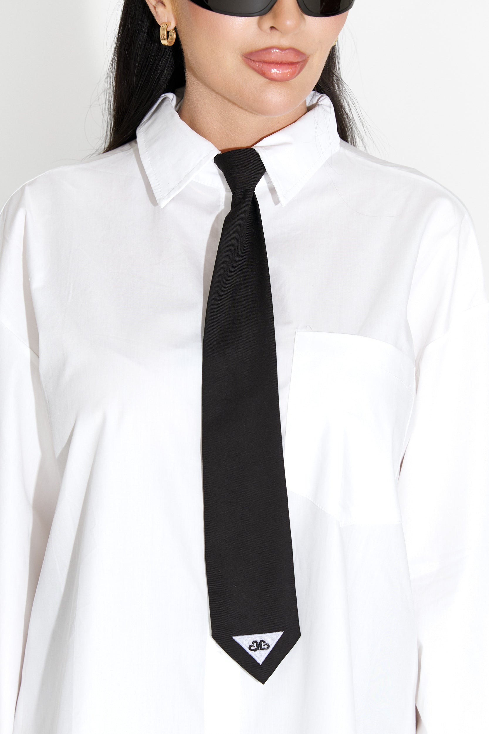 Women's black tie Daizi Bogas