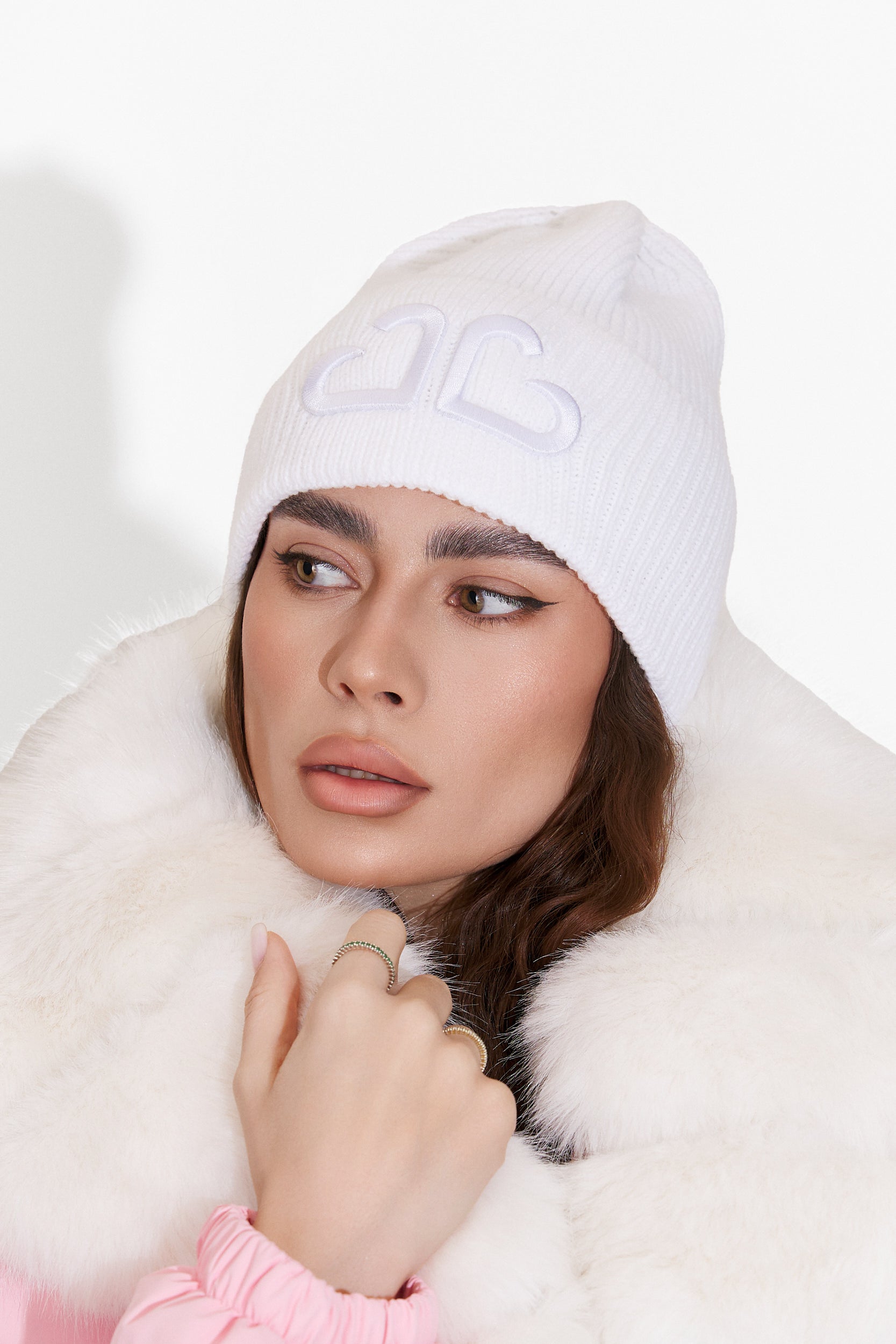 White casual lady hat Tausia Bogas