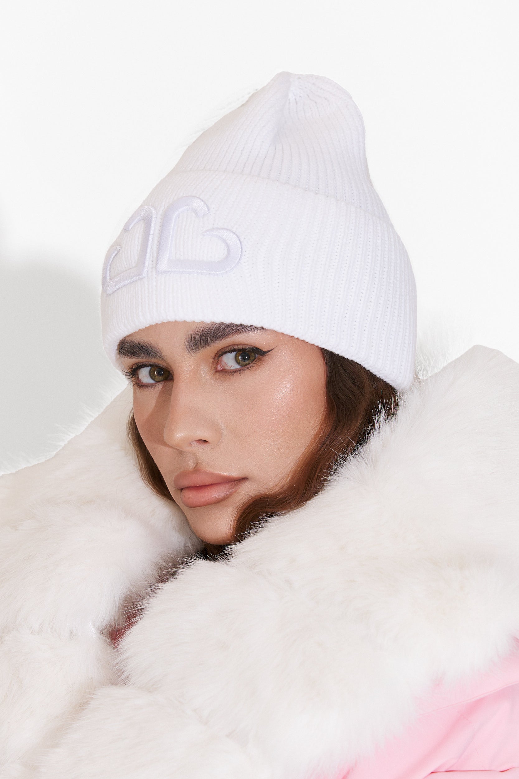 White casual lady hat Tausia Bogas