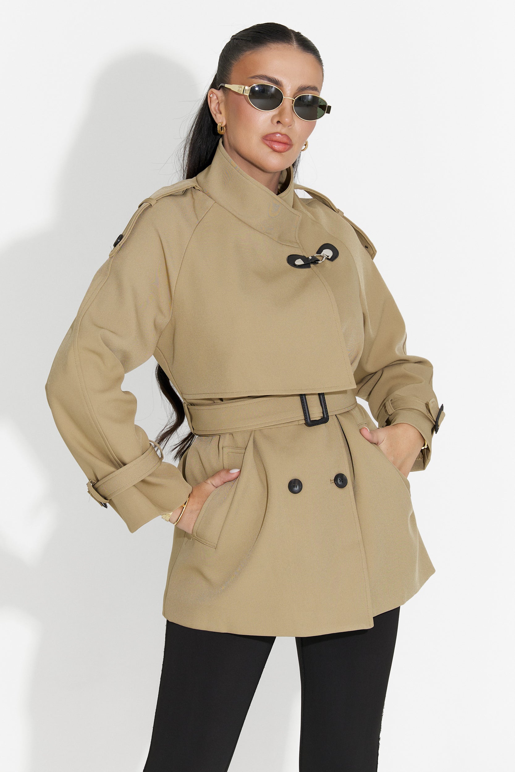 Short brown women's coat Cenavia Bogas