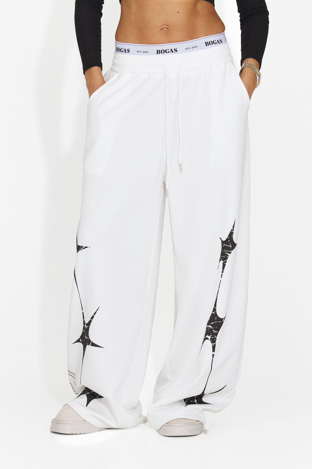 Pantaloni casual albi Riraiara Bogas