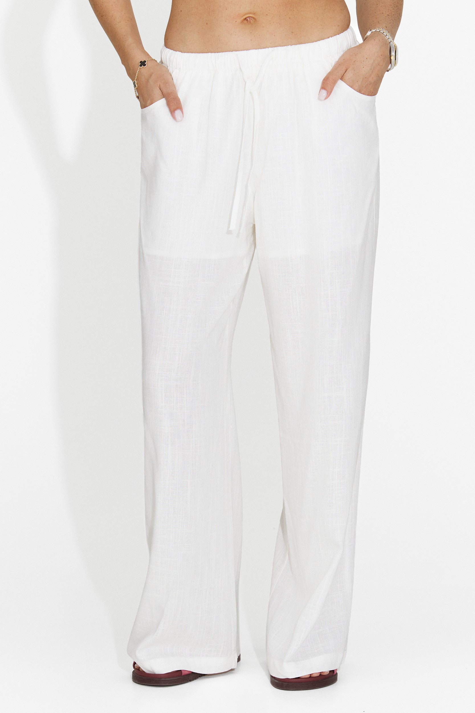 Pantaloni dama casual albi Cornflower Bogas