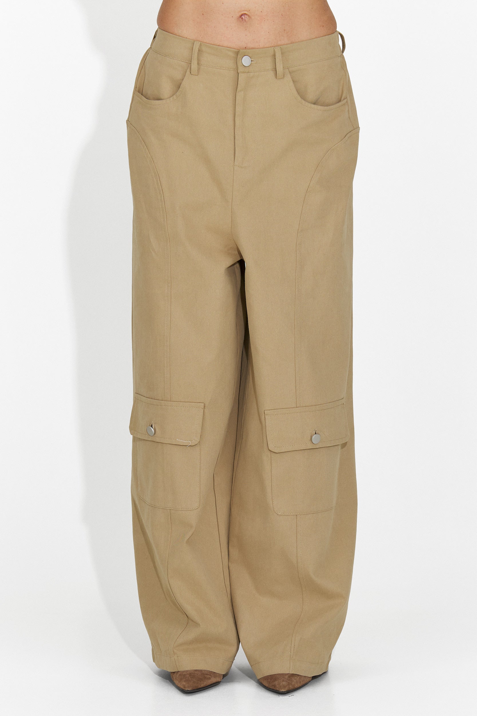 Pantaloni dama casual maro Nederia Bogas