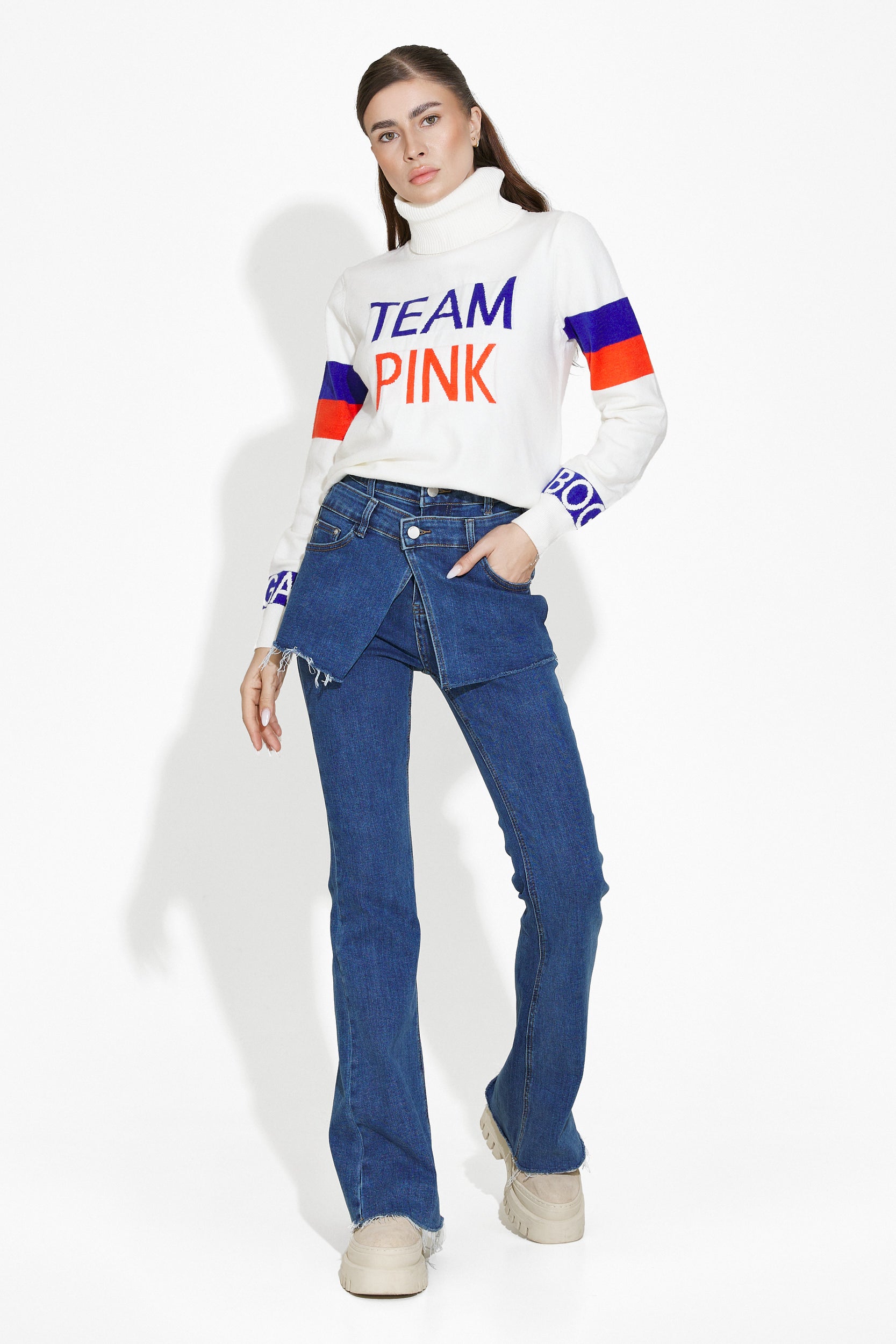 Geana Bogas White Casual Ladies Sweater