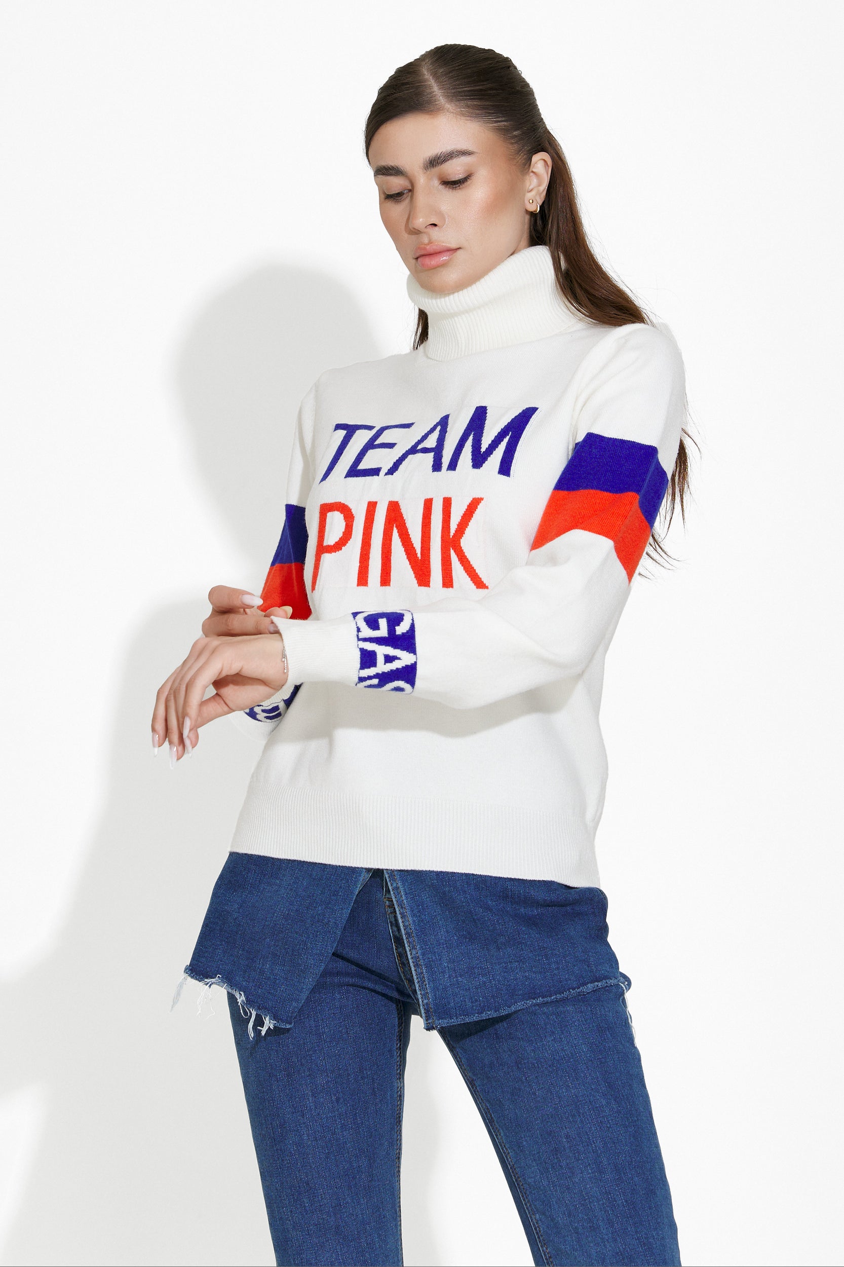 Geana Bogas White Casual Ladies Sweater