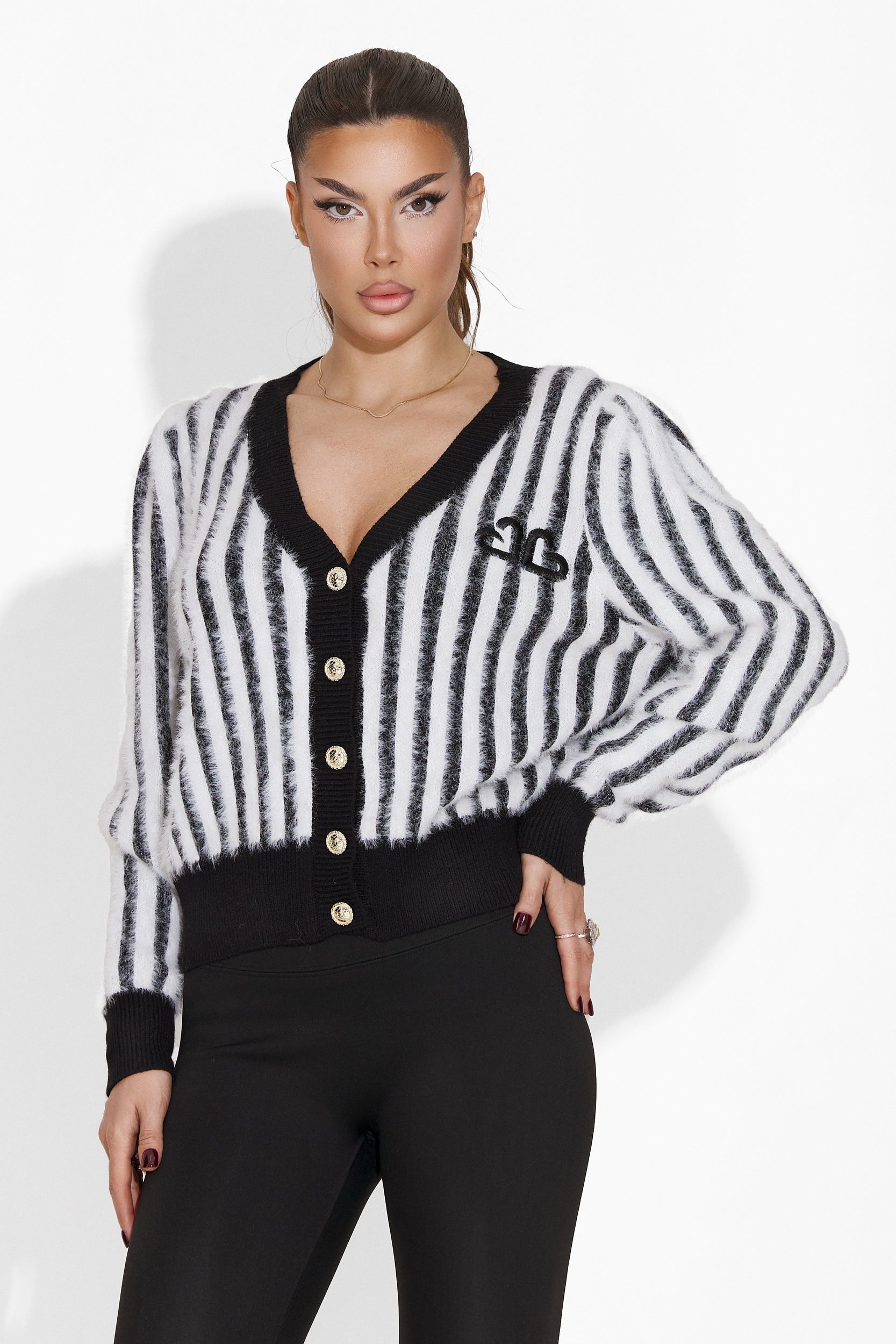 Yariana Bogas Casual Black Women's Sweater