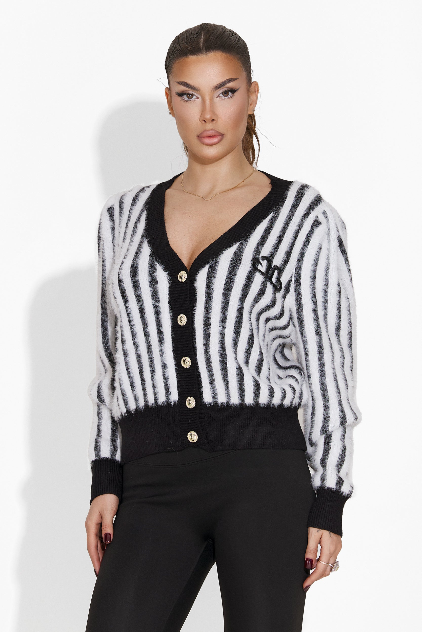 Yariana Bogas Casual Black Women's Sweater