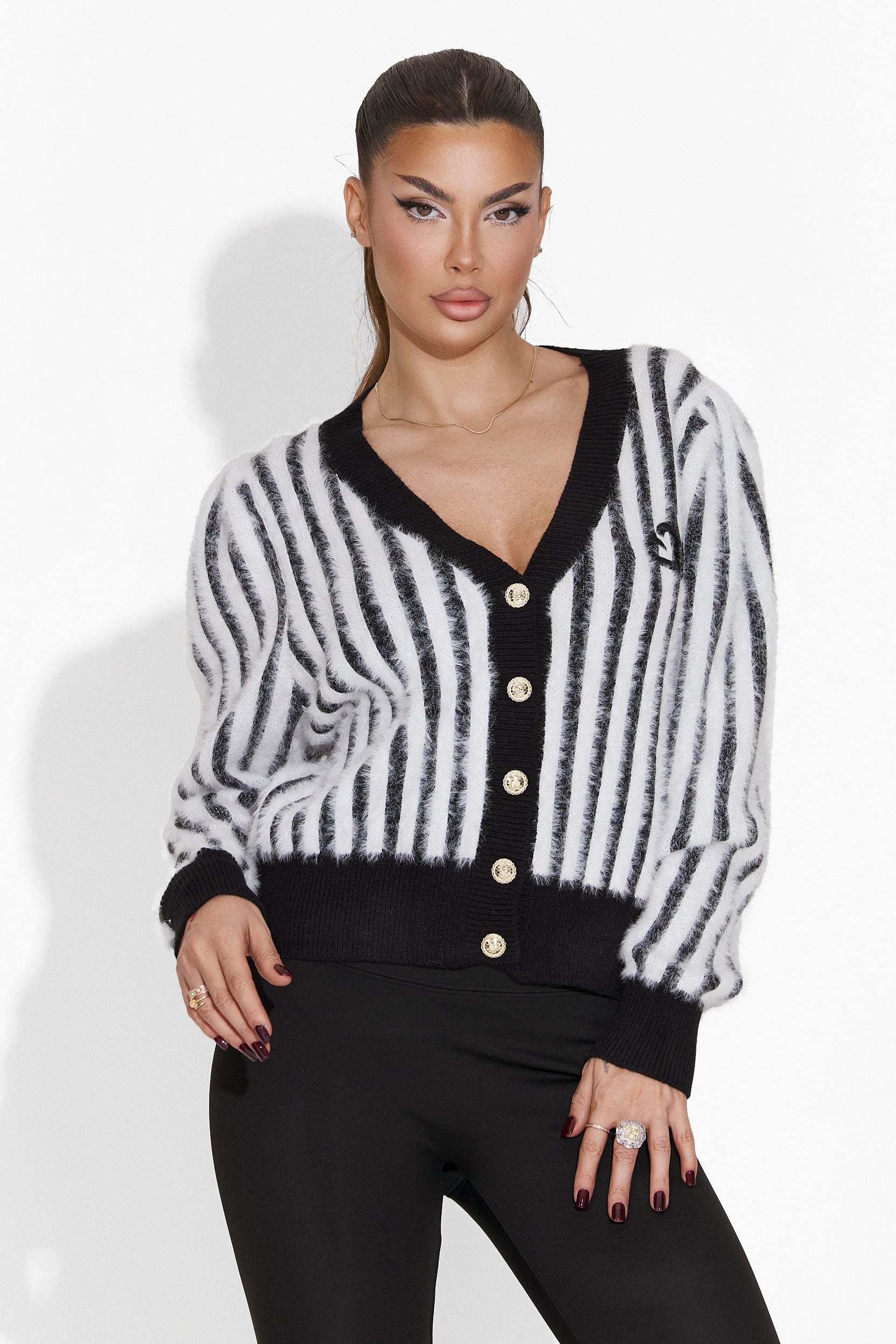 Yariana Bogas Casual Black Women's Sweater
