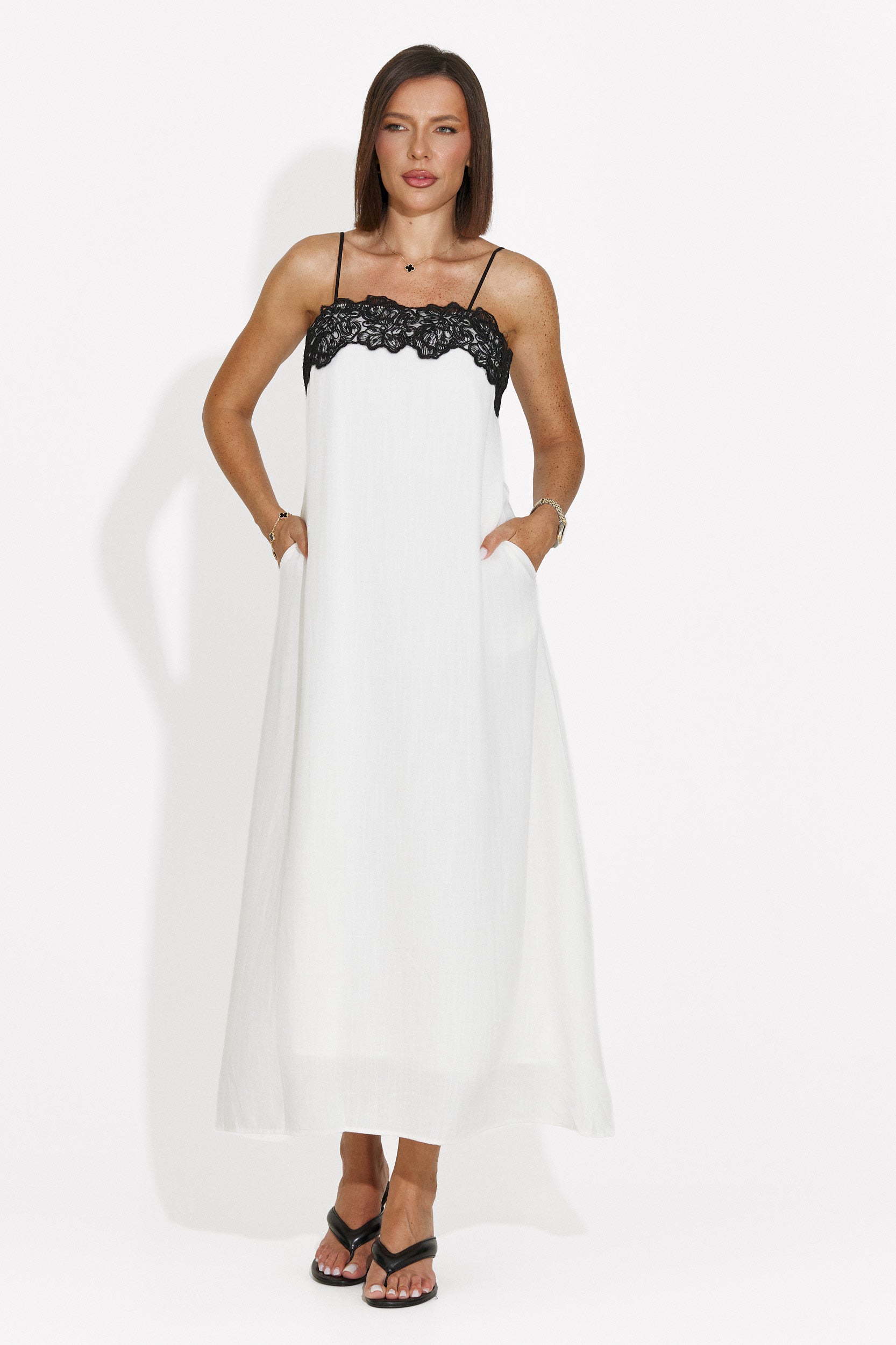 Rochie dama scurta crem Lenisa Bogas