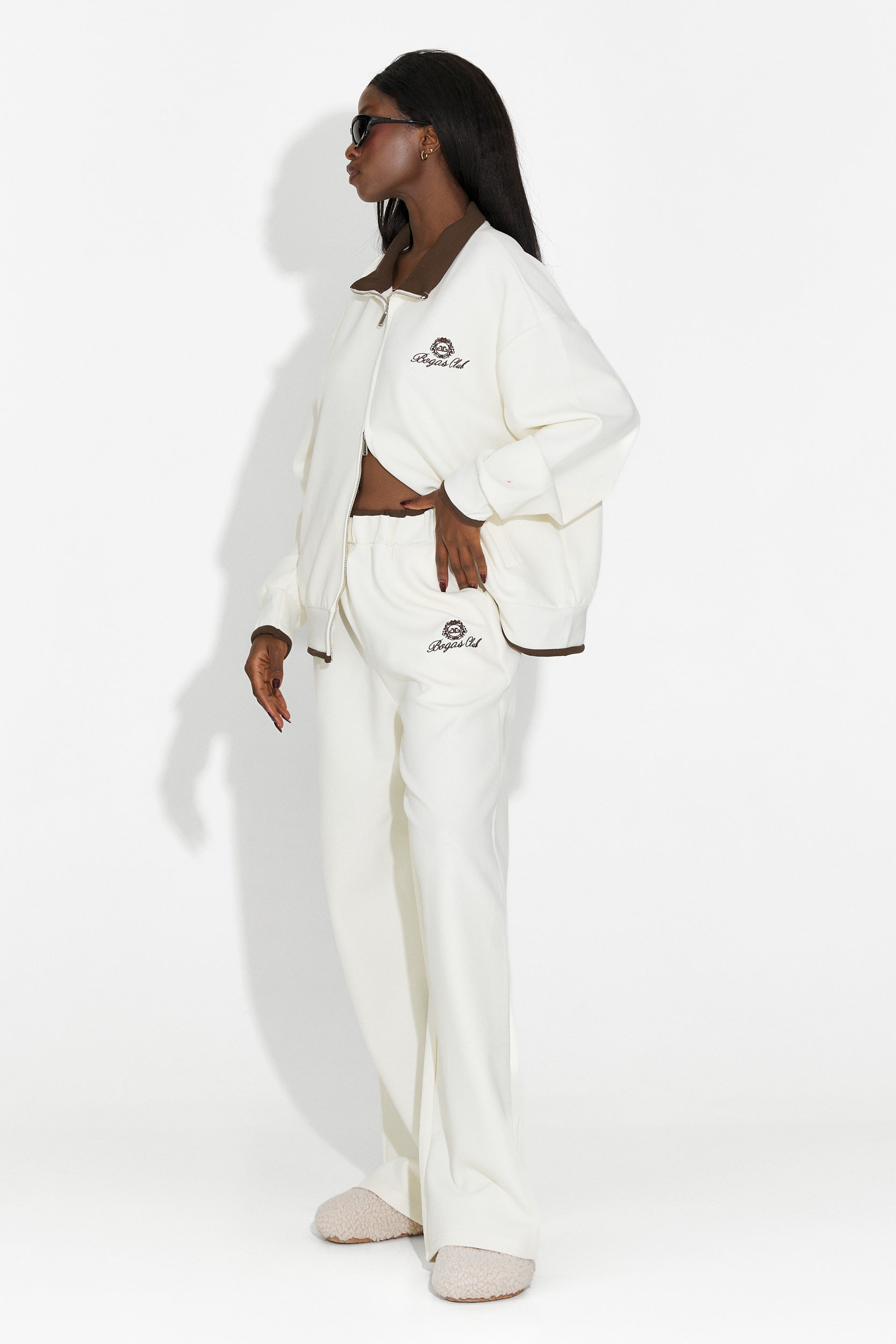 Casual beige women's training suit Lysara Bogas