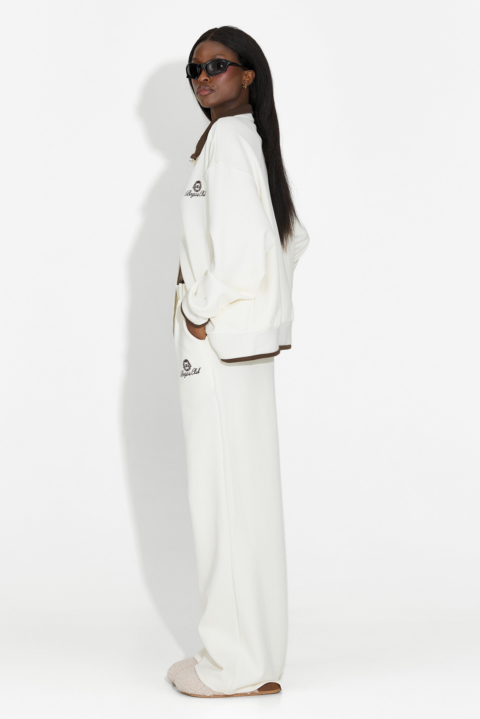 Casual beige women's training suit Lysara Bogas