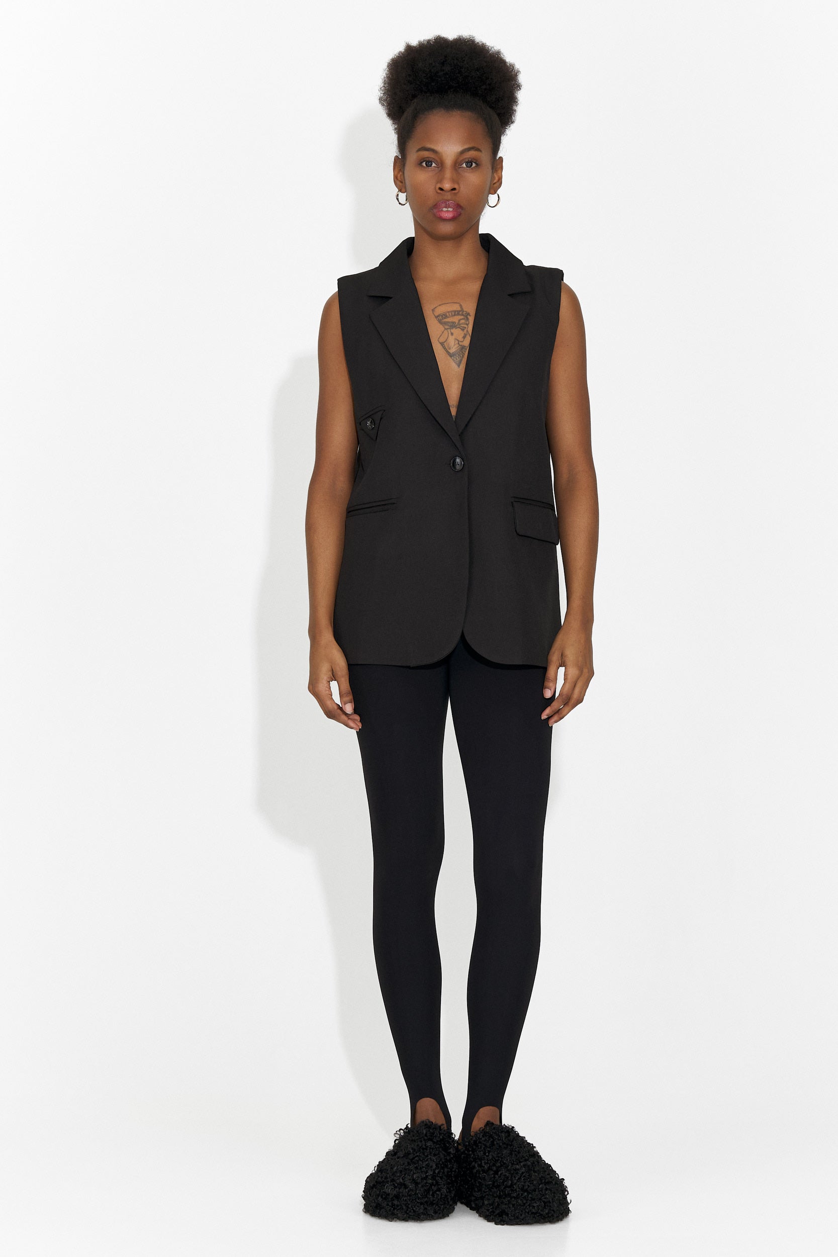 Vesta dama eleganta neagra Angila Bogas