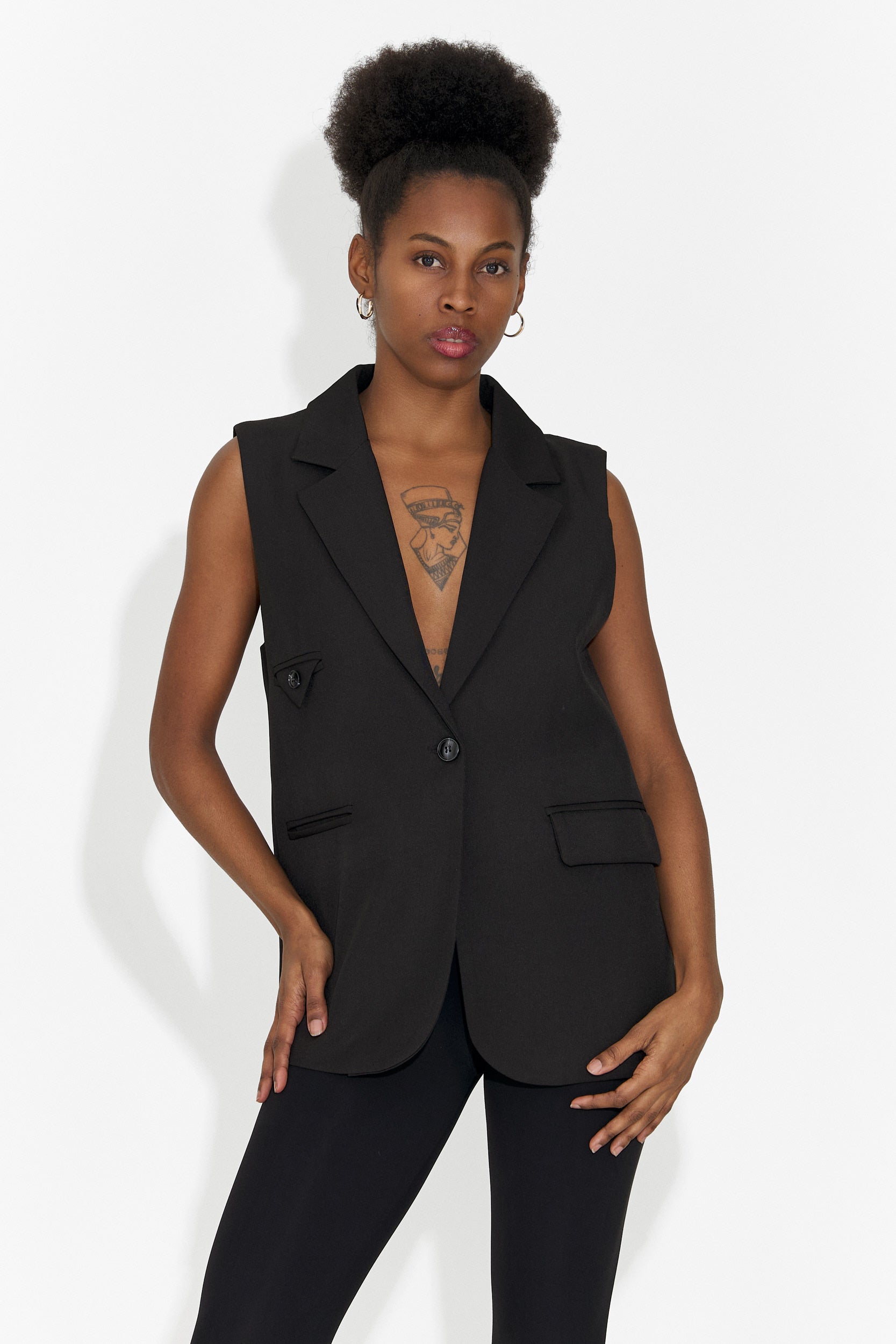 Vesta dama eleganta neagra Angila Bogas