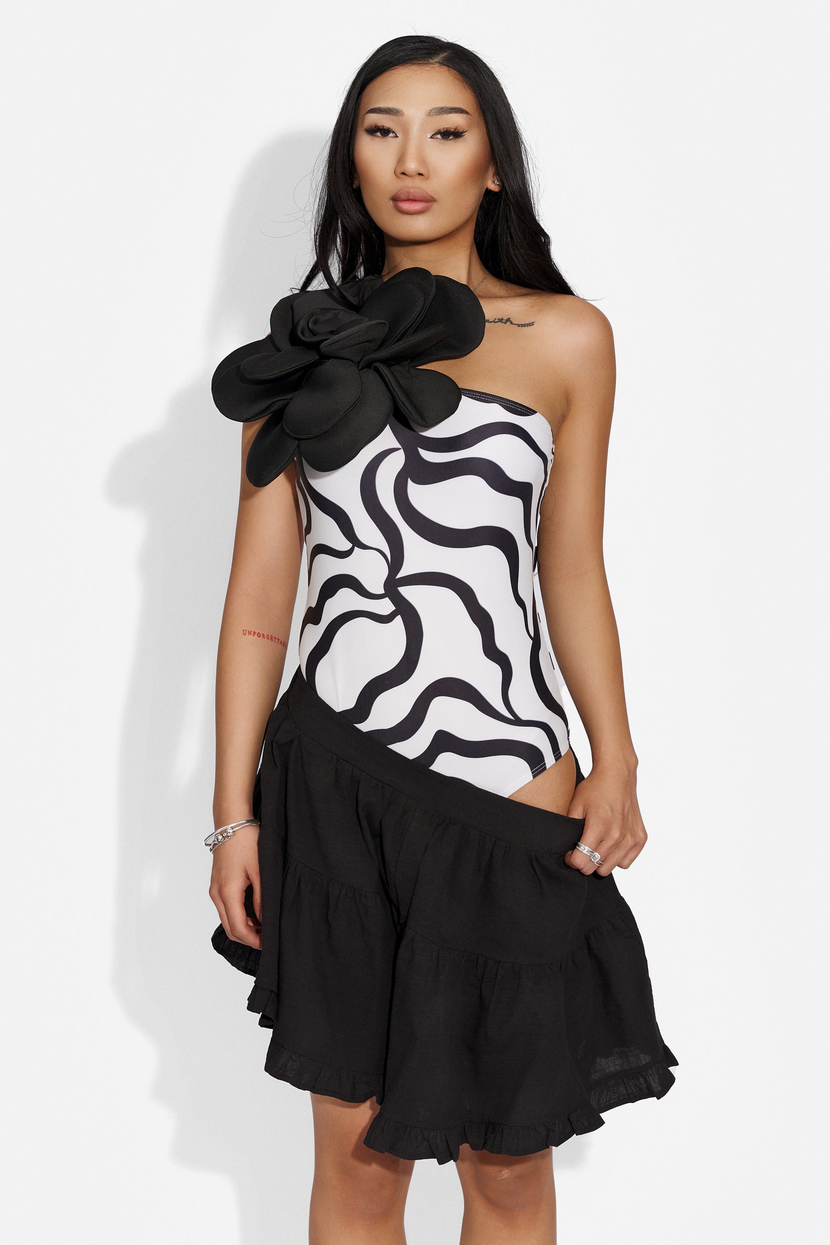 Elegant black and white ladies bodysuit Elyda Bogas