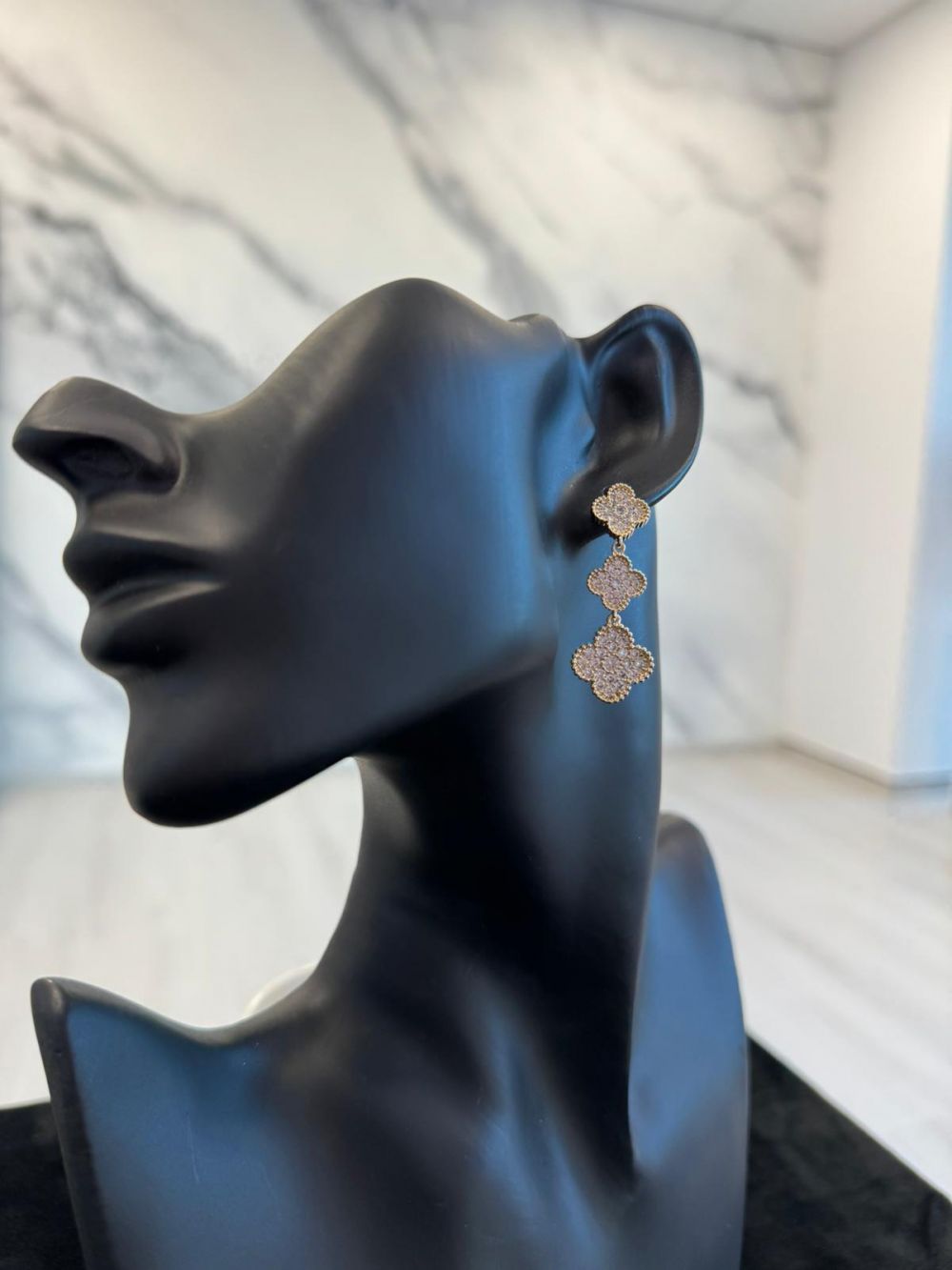 Evelisan Bogas gold plated ladies earrings