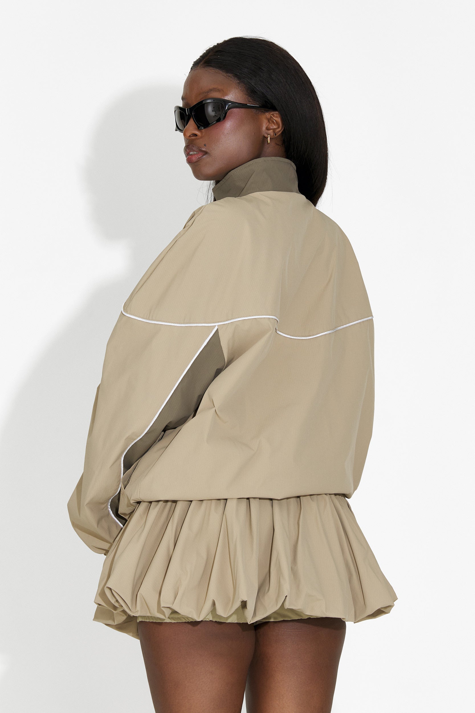 Compleu cu fusta pantaloni bej Selmira Bogas