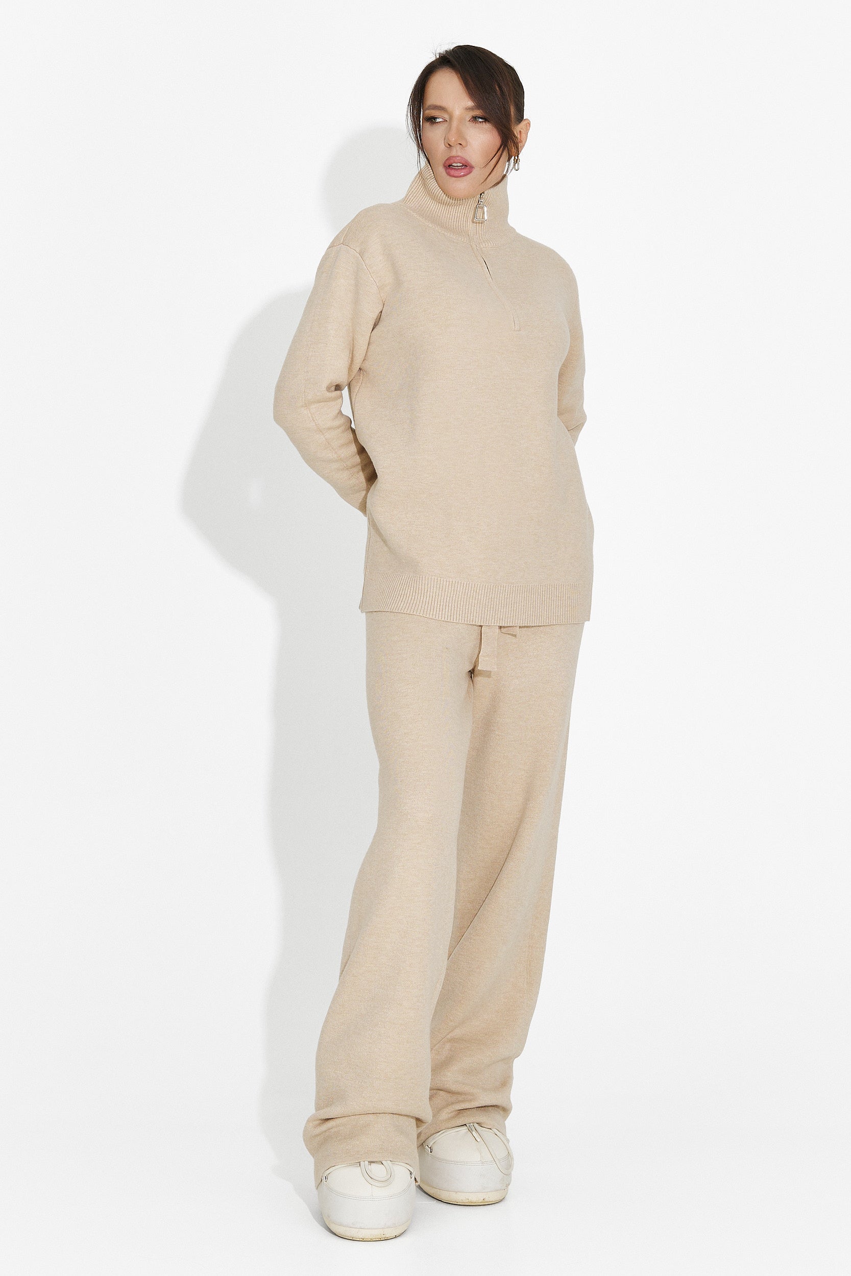 Compleu cu pantaloni bej Lebrisa Bogas