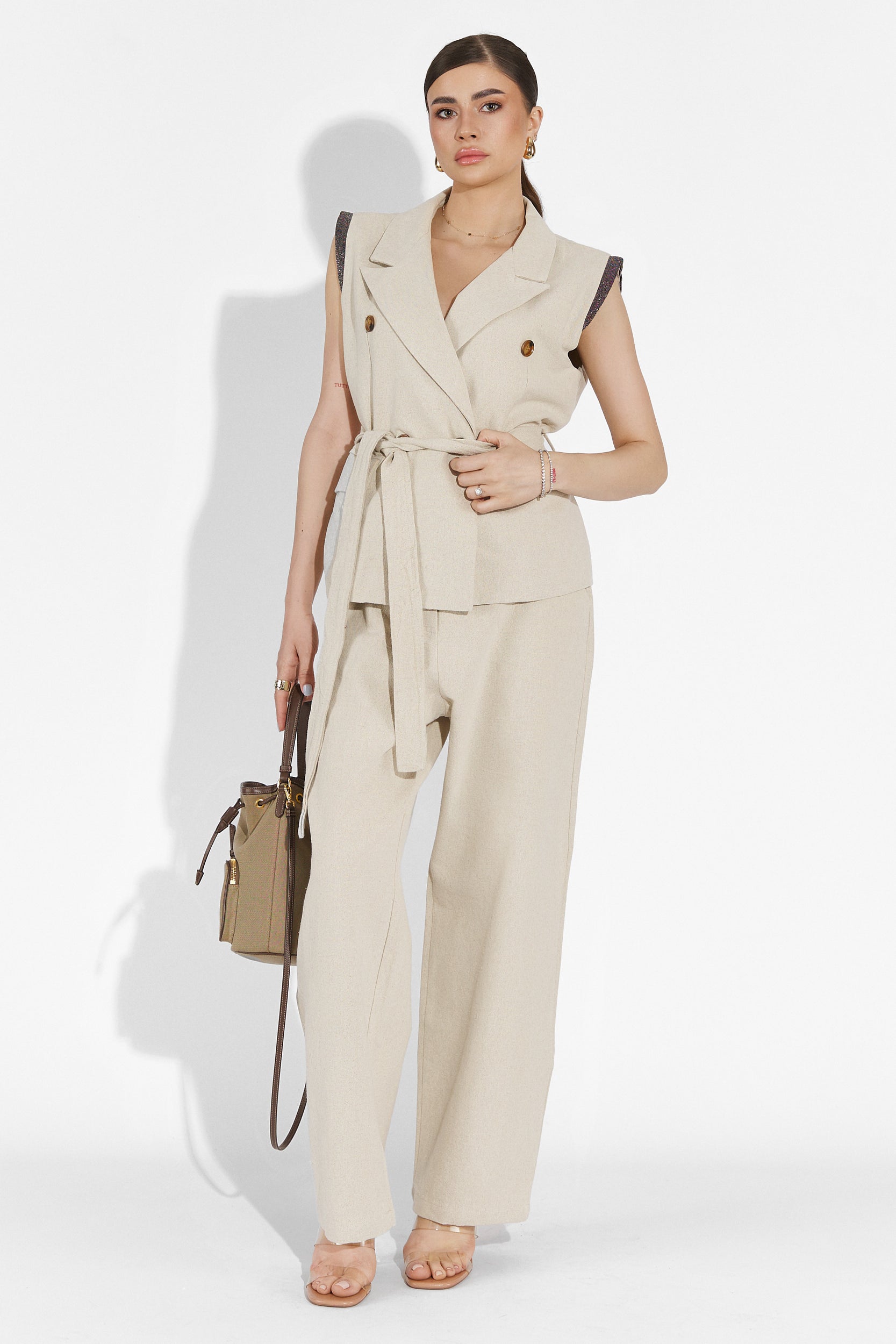 Complete with beige pants Wimzy Bogas