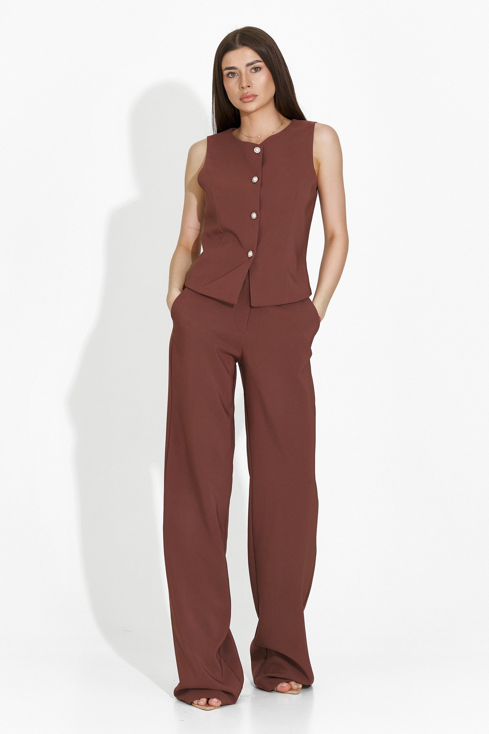 Compleu cu pantaloni dama maro Barnysa Bogas