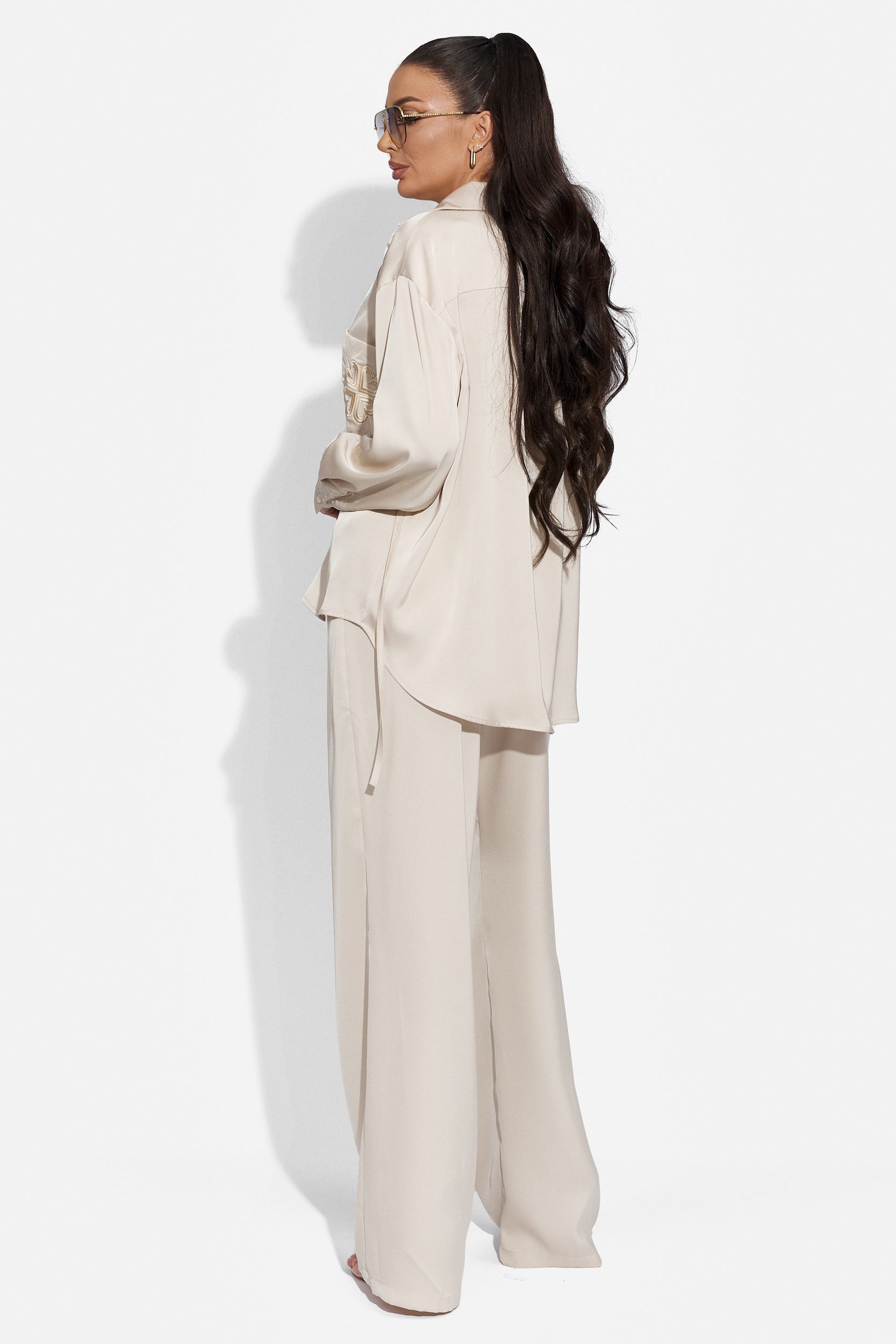 Compleu cu pantaloni elegant bej Plopys Bogas