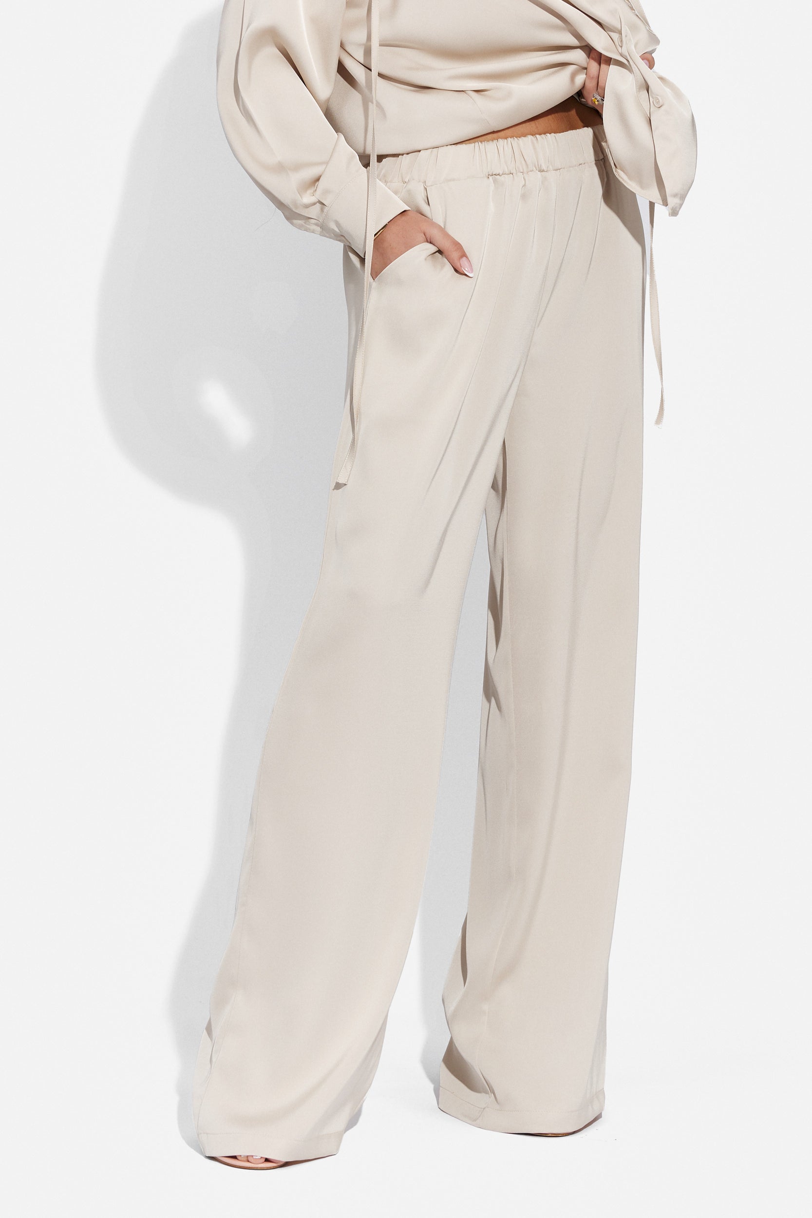Compleu cu pantaloni elegant bej Plopys Bogas