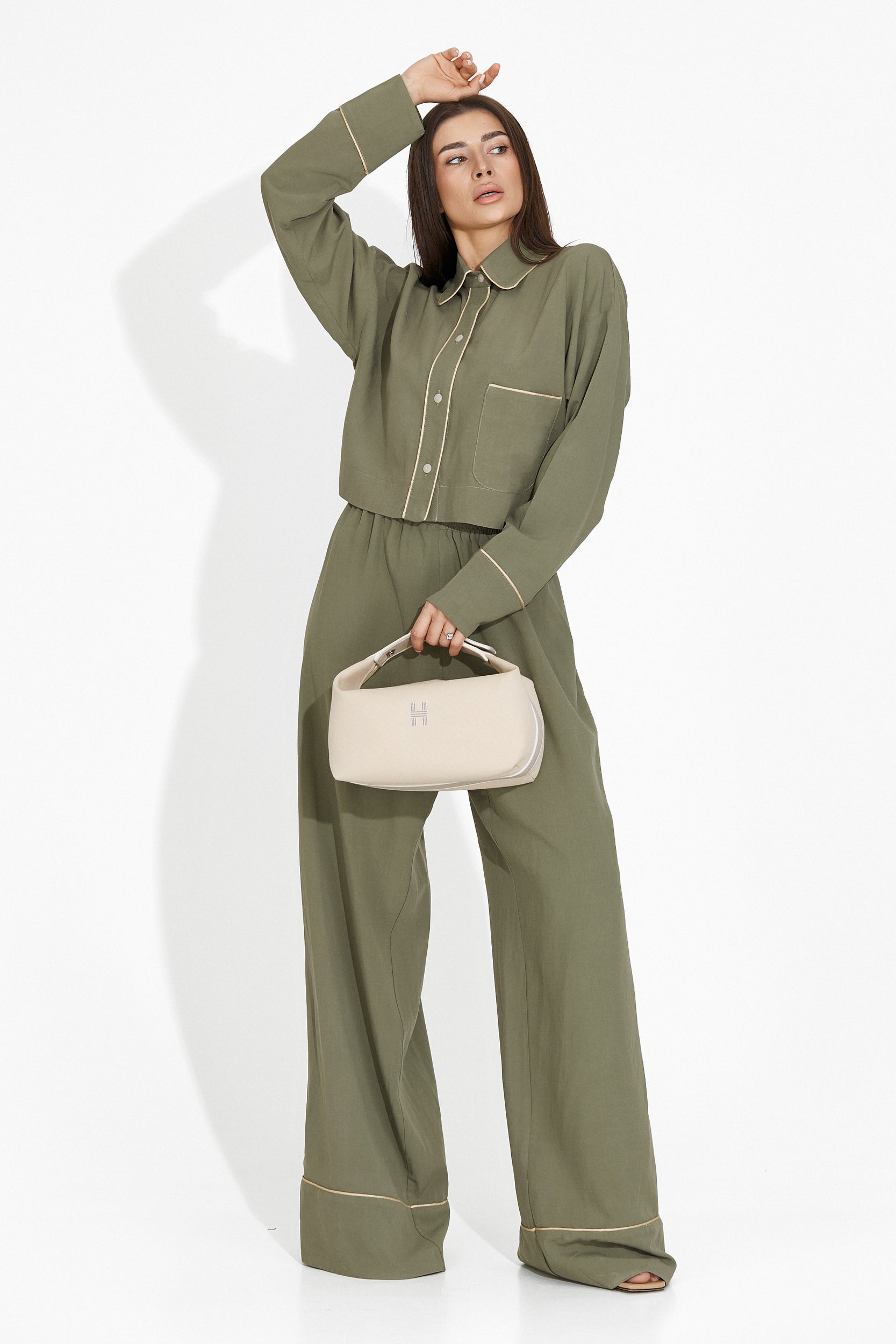 Compleu cu pantaloni kaki Arilova Bogas