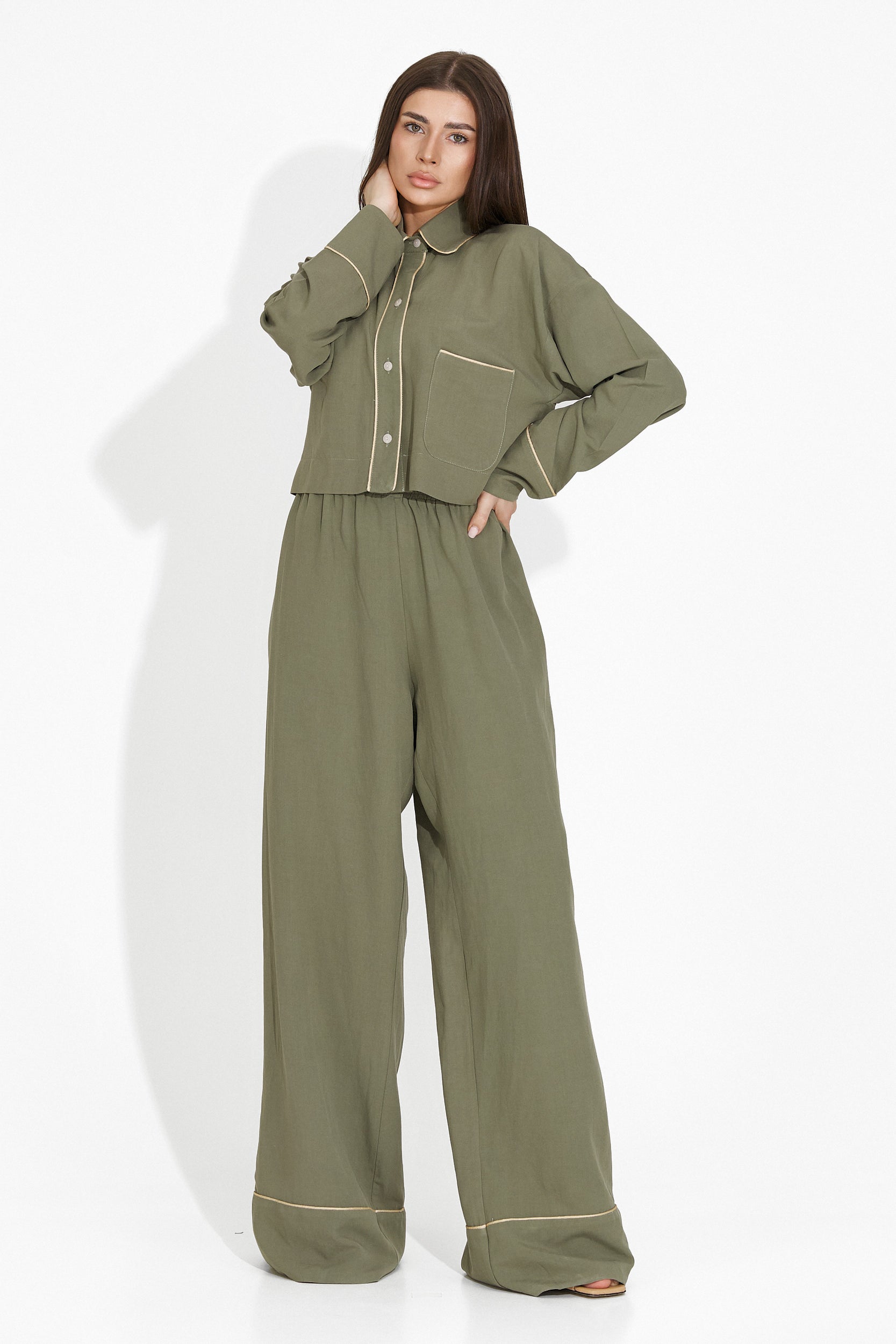 Compleu cu pantaloni kaki Arilova Bogas